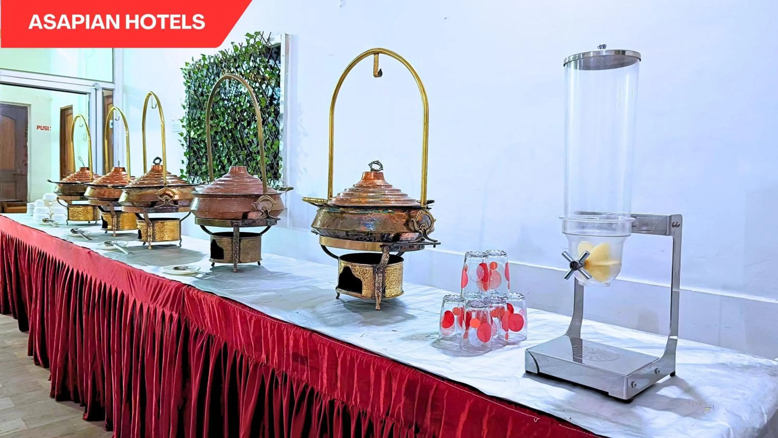 Restaurant/places to eat in Hotel Vijay Deluxe