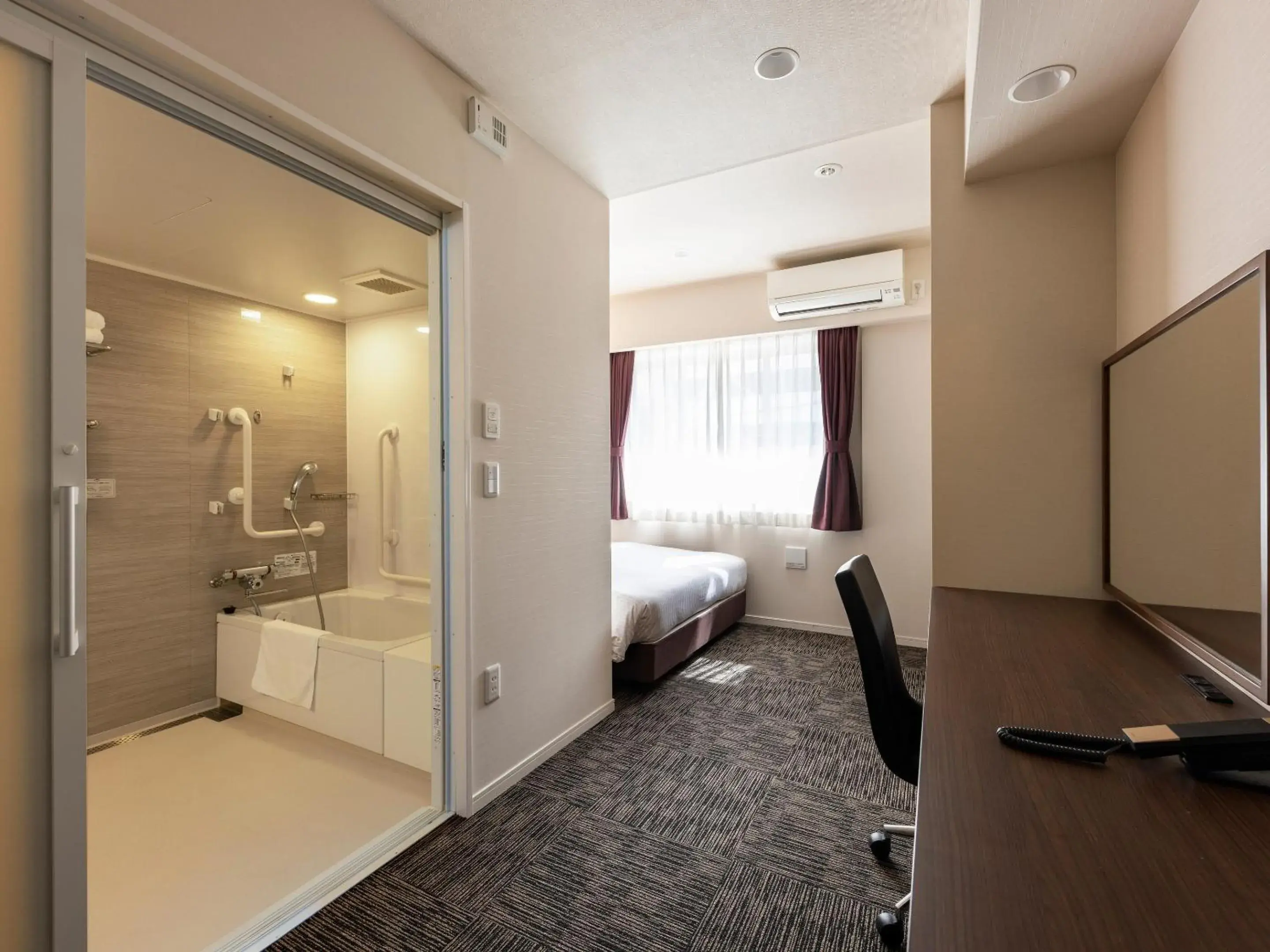 Photo of the whole room, Bed in KOKO HOTEL Osaka Shinsekai - formerly Hotel Wing Premium Osaka Shinsekai Photo of the whole room, Bed in KOKO HOTEL Osaka Shinsekai - formerly Hotel Wing Premium Osaka Shinsekai