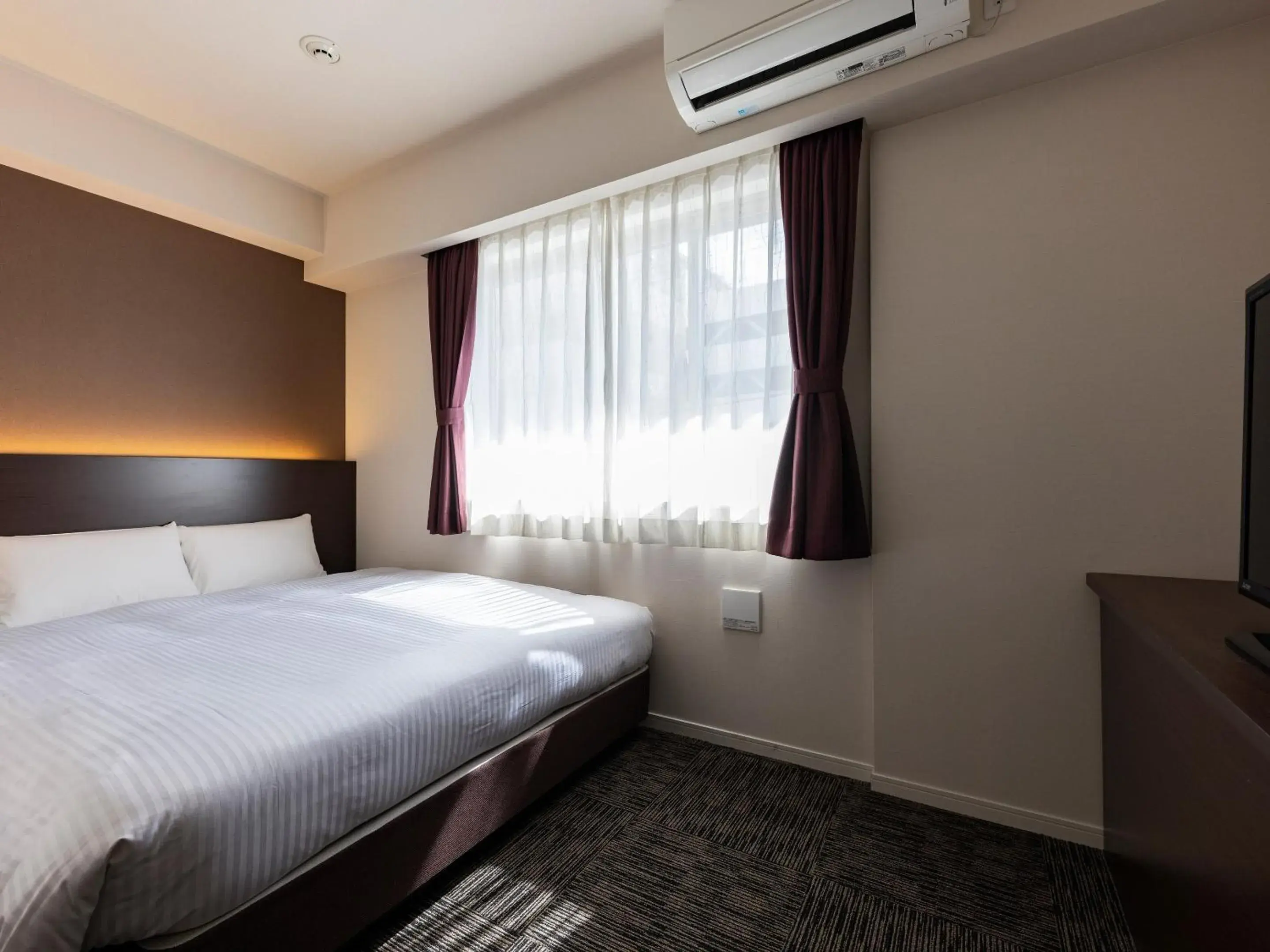 Photo of the whole room, Bed in KOKO HOTEL Osaka Shinsekai - formerly Hotel Wing Premium Osaka Shinsekai Photo of the whole room, Bed in KOKO HOTEL Osaka Shinsekai - formerly Hotel Wing Premium Osaka Shinsekai