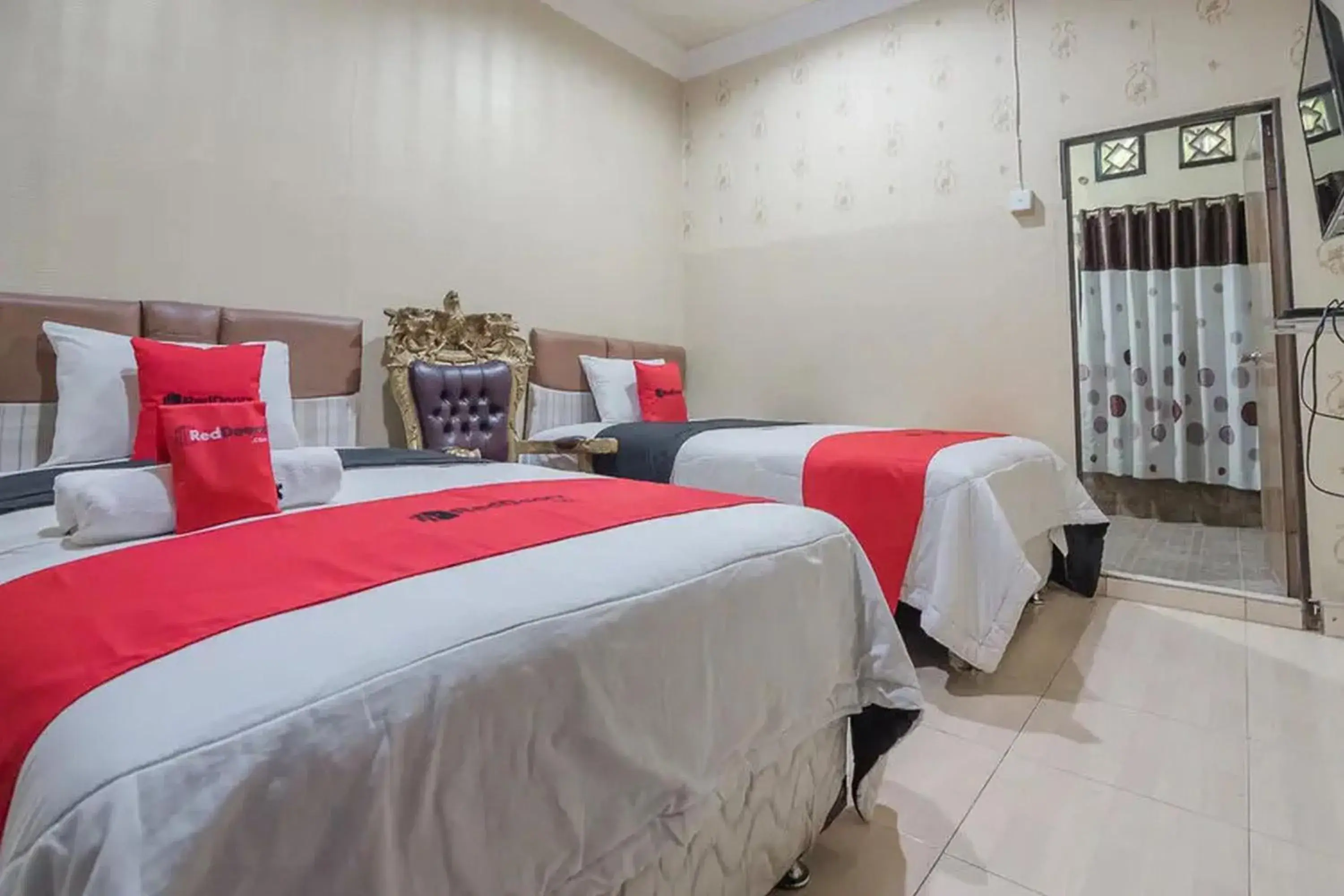 Bedroom, Bed in RedDoorz Syariah at Jalan Ahmad Yani Jambi Bedroom, Bed in RedDoorz Syariah at Jalan Ahmad Yani Jambi