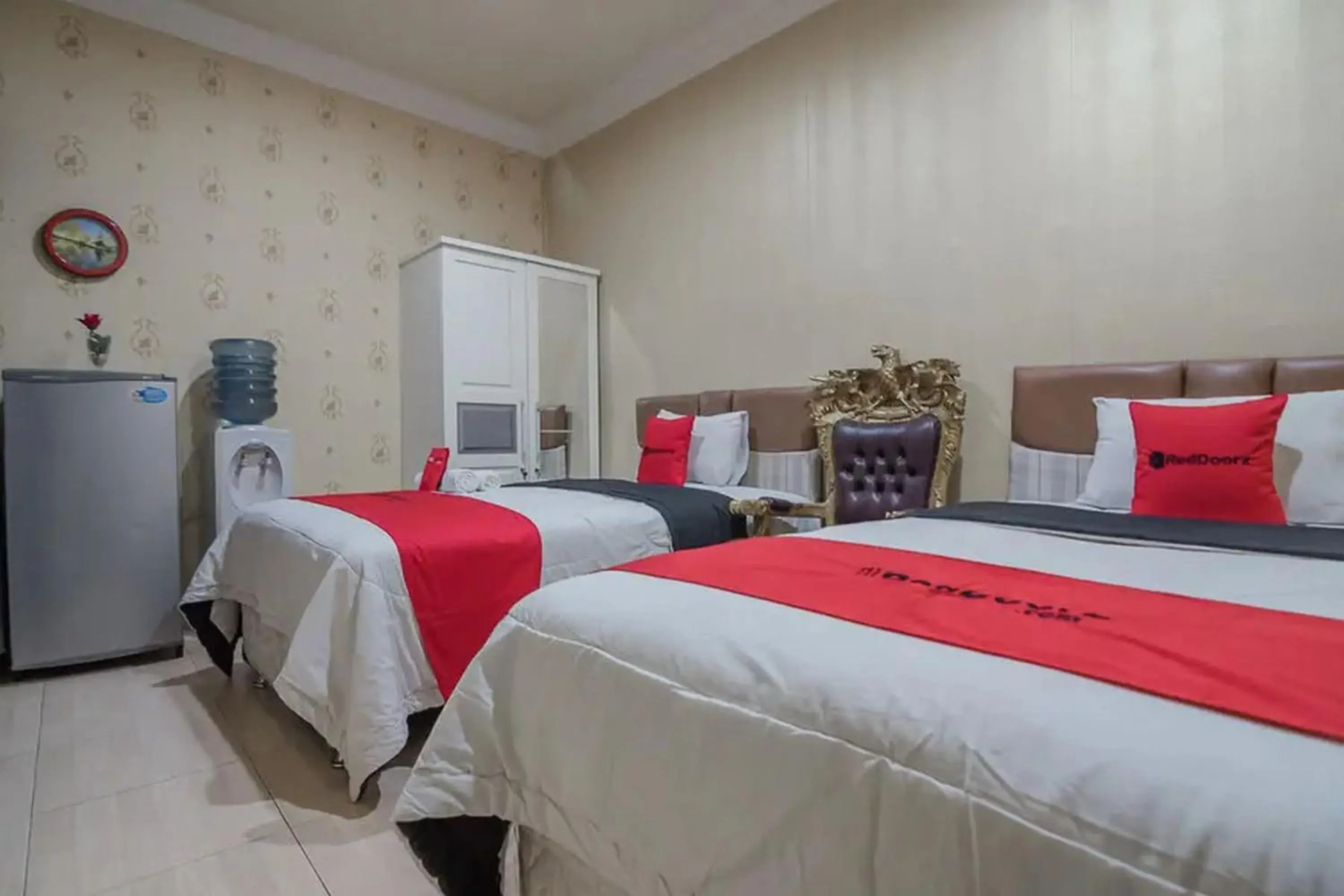 Bedroom, Bed in RedDoorz Syariah at Jalan Ahmad Yani Jambi Bedroom, Bed in RedDoorz Syariah at Jalan Ahmad Yani Jambi