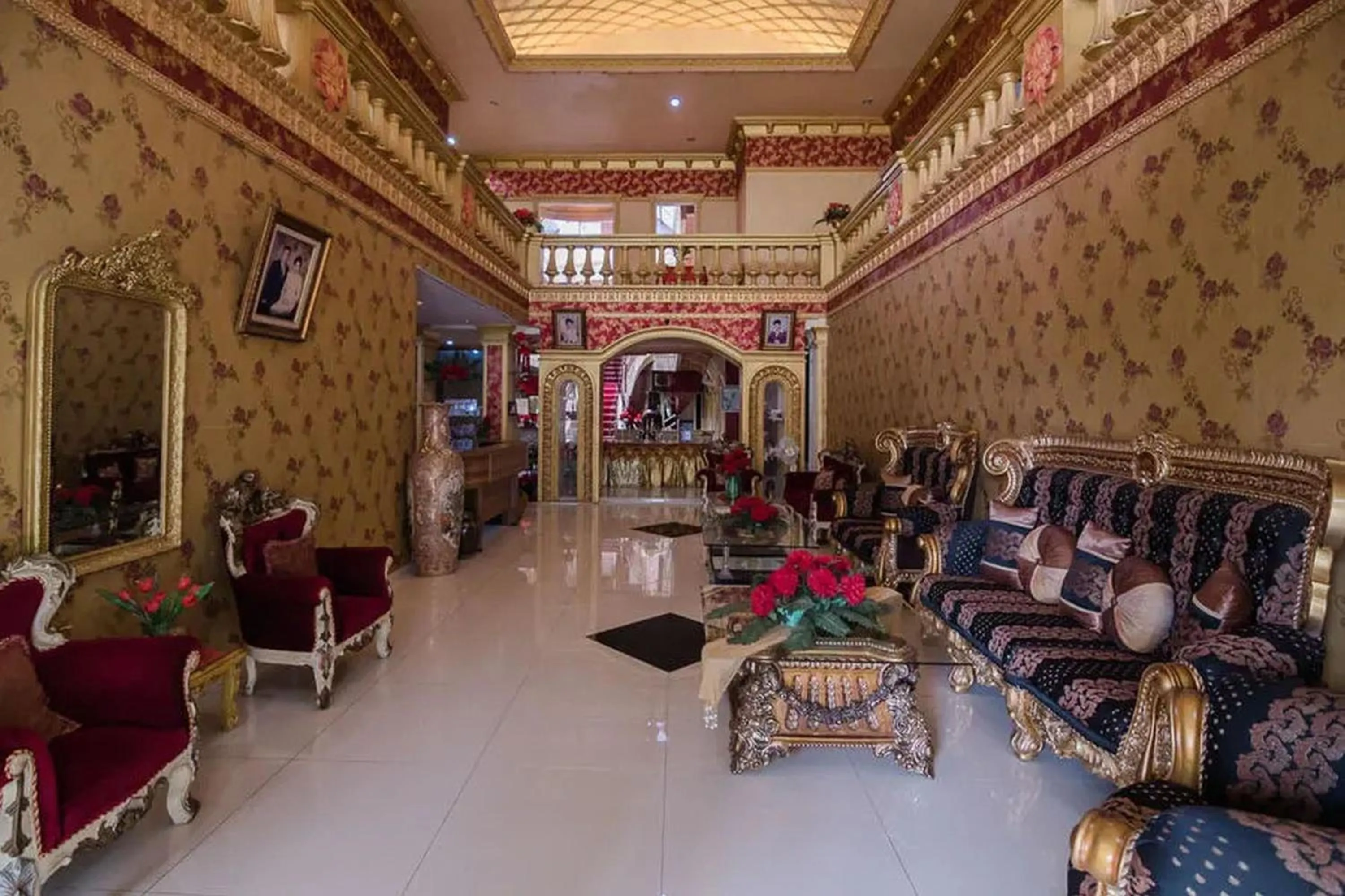 Living room in RedDoorz Syariah at Jalan Ahmad Yani Jambi