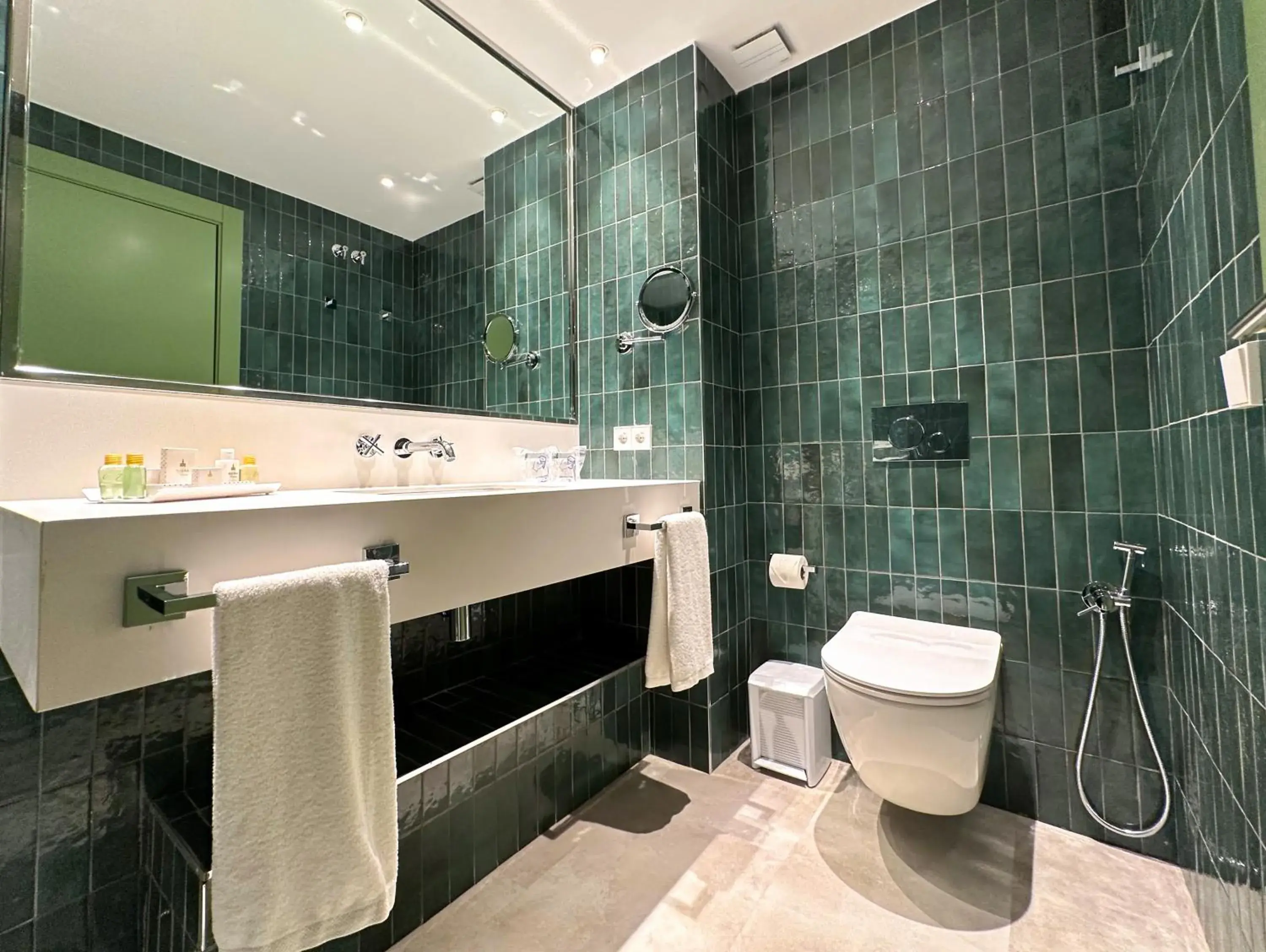 Bathroom in Ribera de Triana Hotel Bathroom in Ribera de Triana Hotel