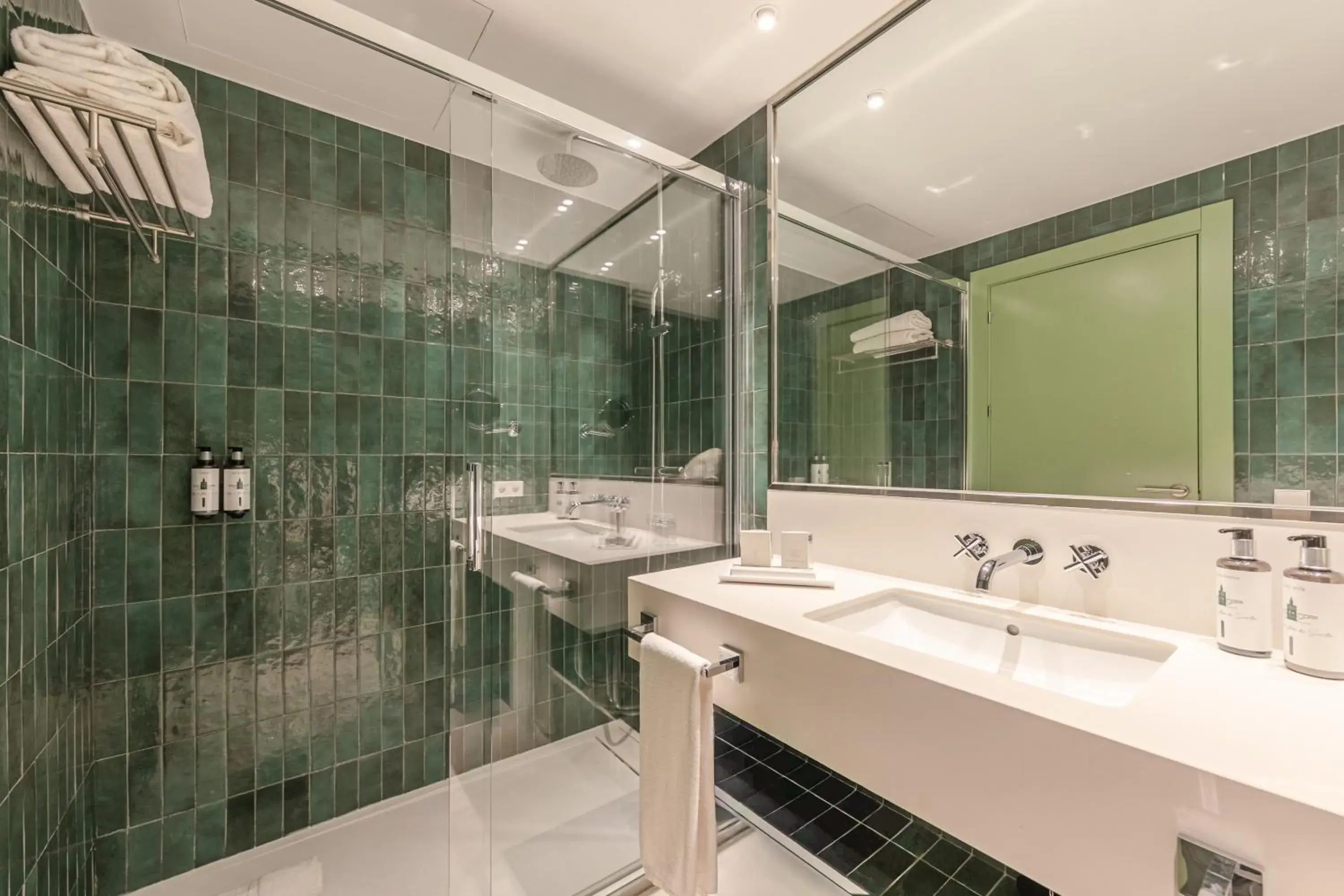 Bathroom in Ribera de Triana Hotel Bathroom in Ribera de Triana Hotel