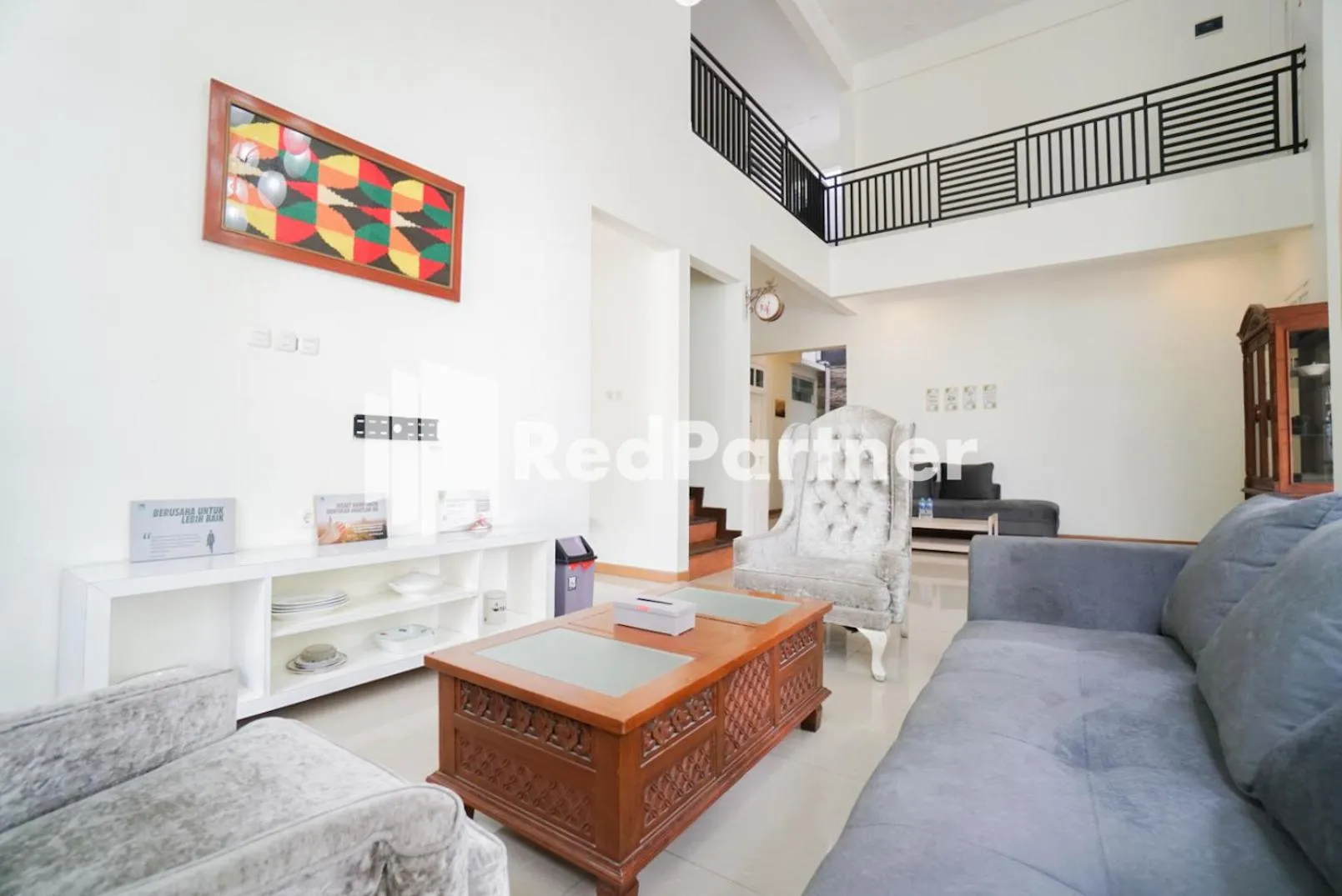 Living room in Fazza Syariah Mitra RedDoorz