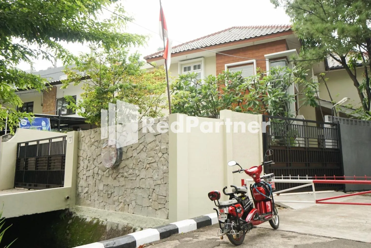 Property building in Fazza Syariah Mitra RedDoorz