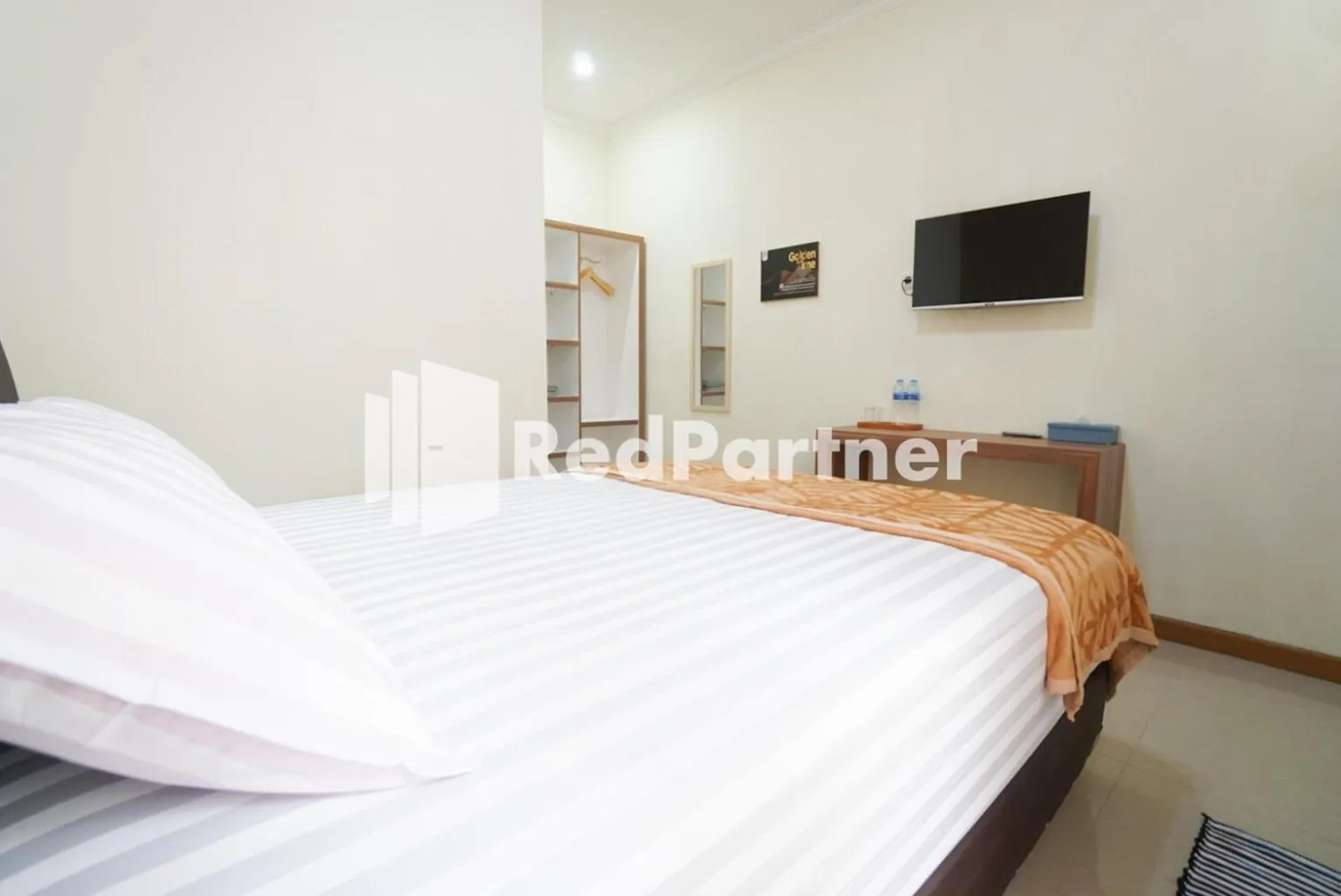 Bedroom, Bed in Fazza Syariah Mitra RedDoorz