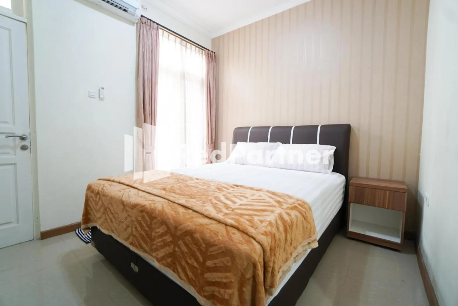 Bedroom, Bed in Fazza Syariah Mitra RedDoorz