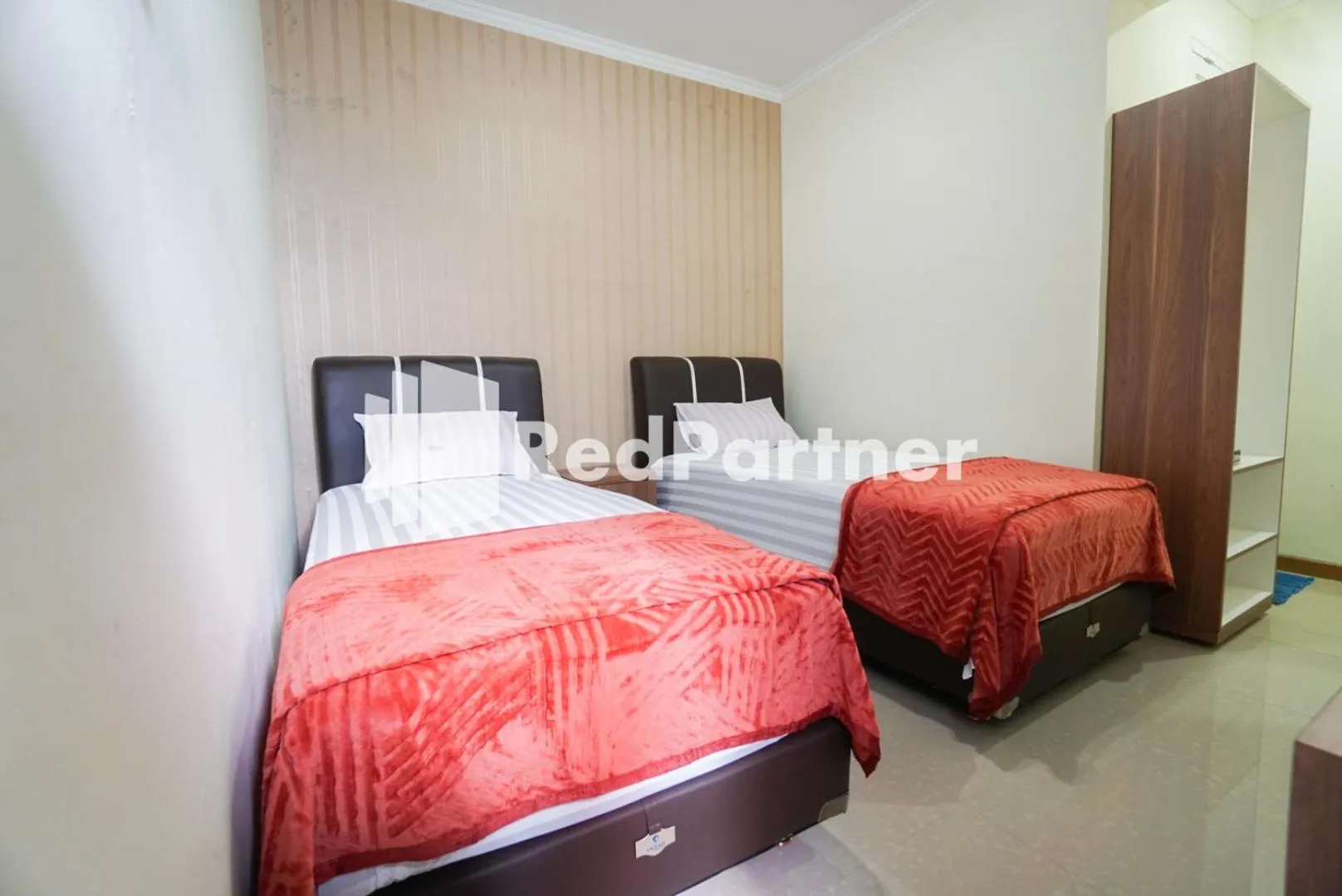 Bedroom, Bed in Fazza Syariah Mitra RedDoorz