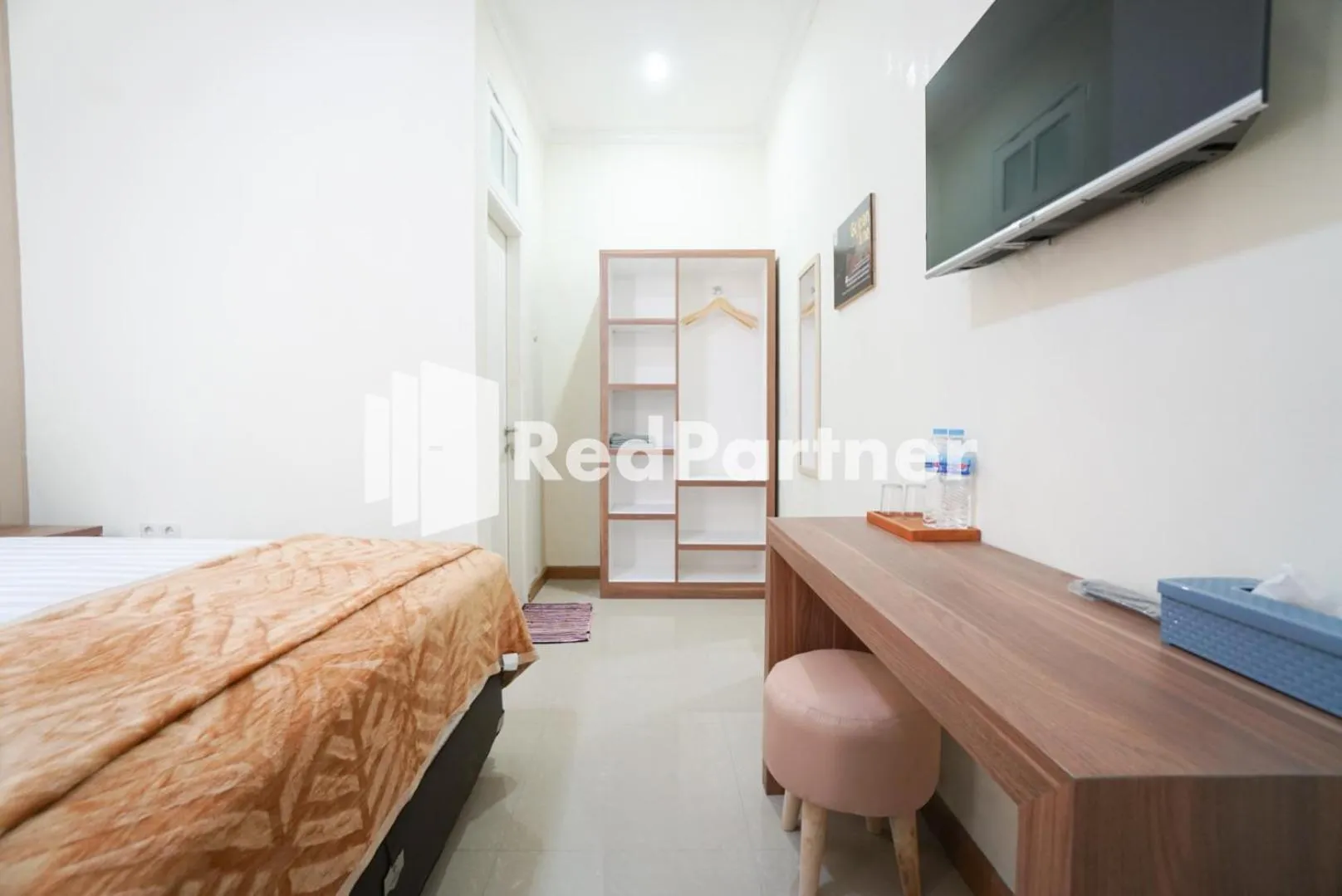Bedroom, Bed in Fazza Syariah Mitra RedDoorz