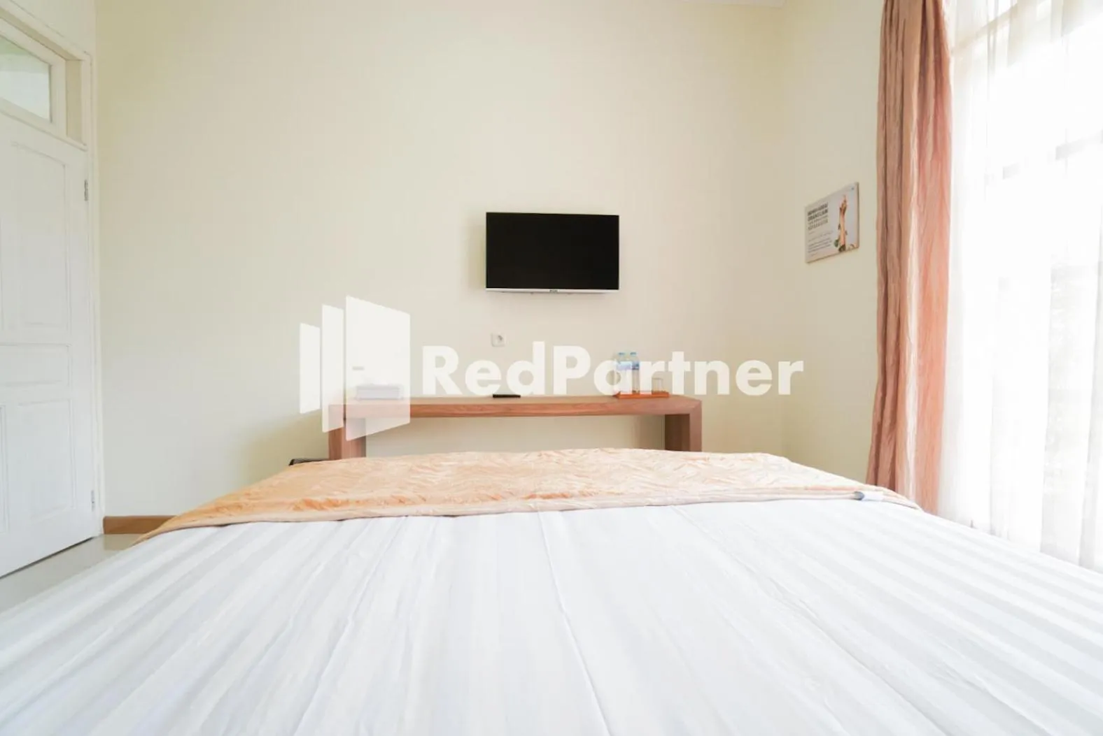 Bedroom, Bed in Fazza Syariah Mitra RedDoorz