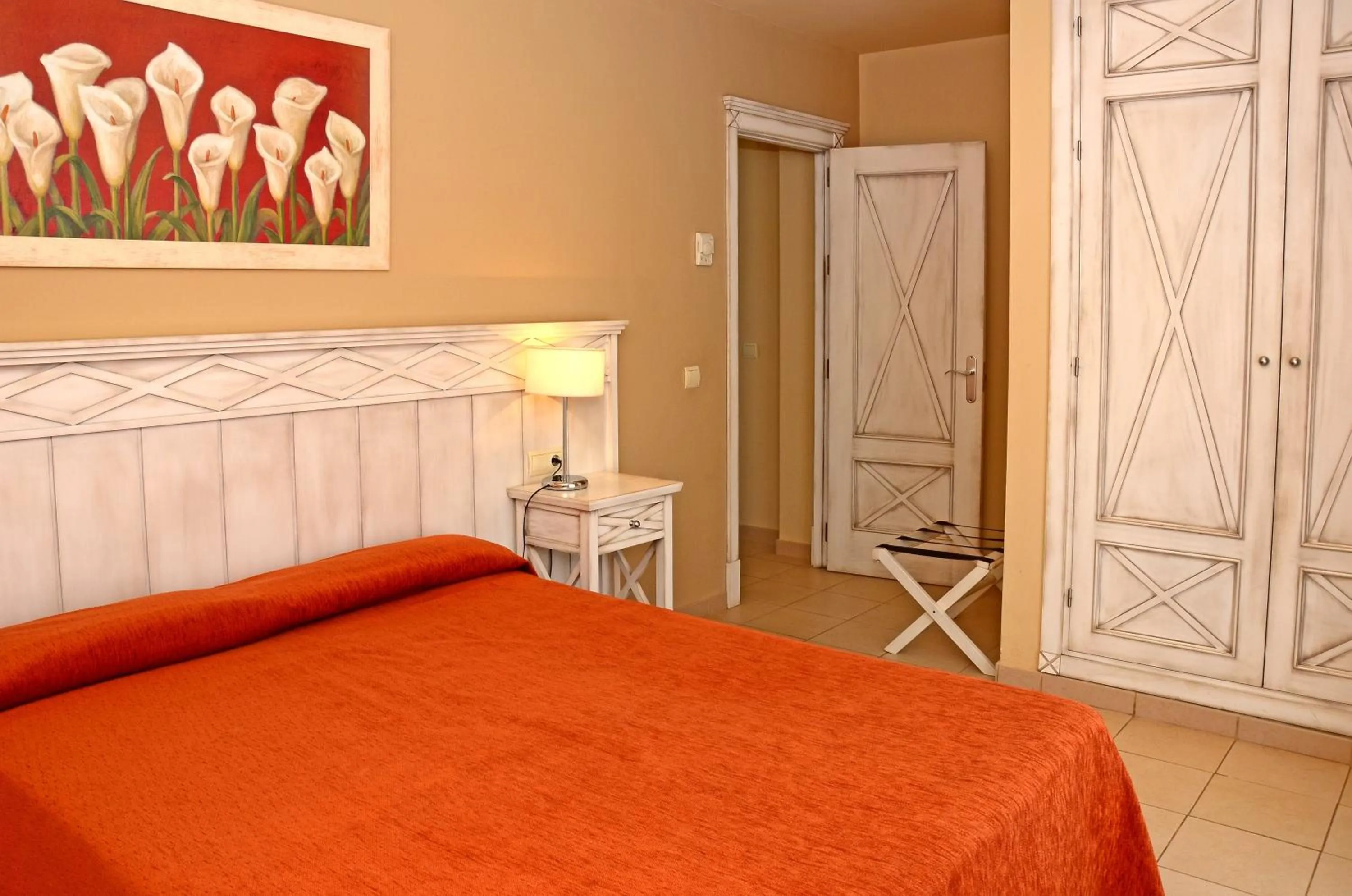 Photo of the whole room in Apartamentos Piedramar