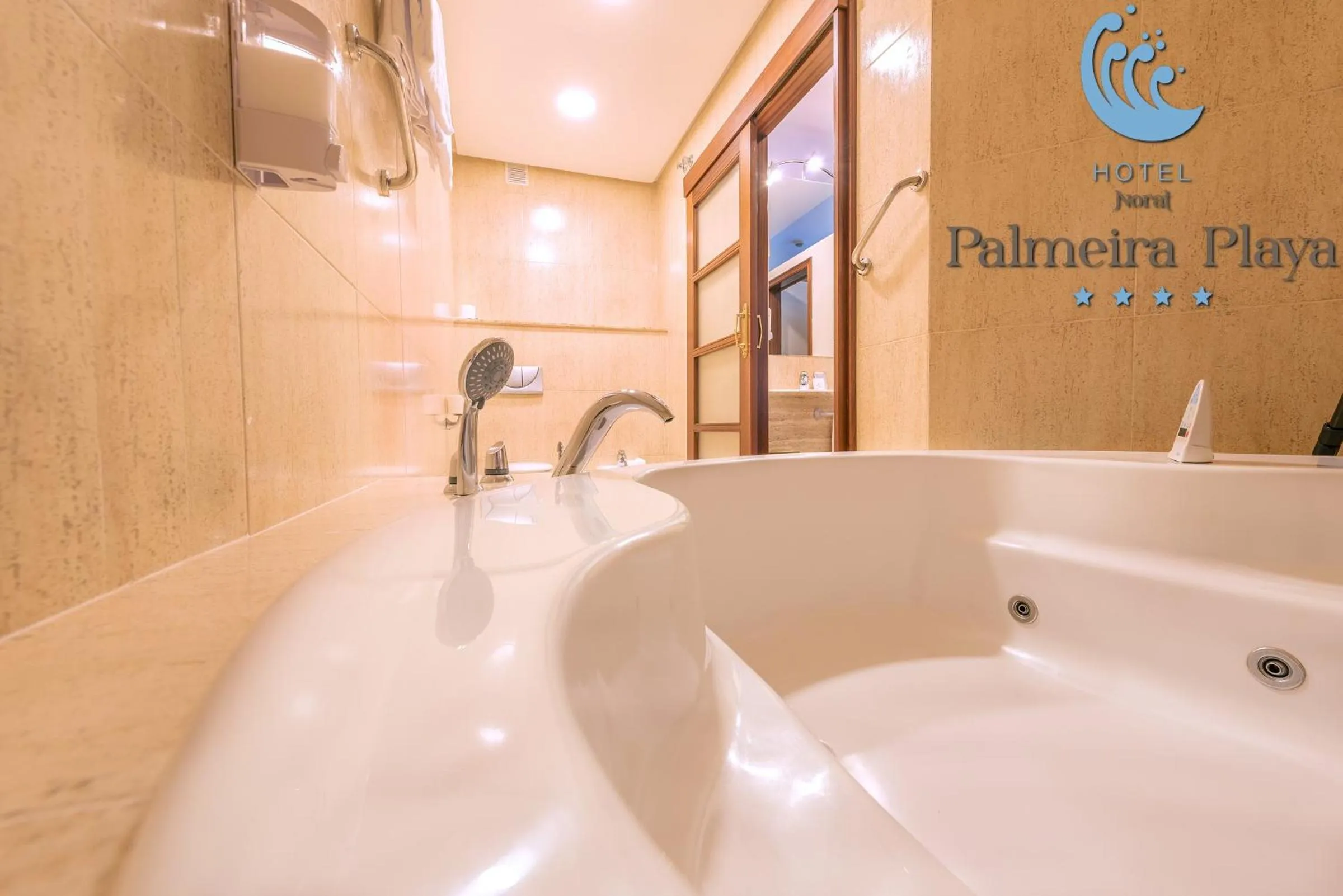 Bathroom in Hotel Norat Palmeira Playa