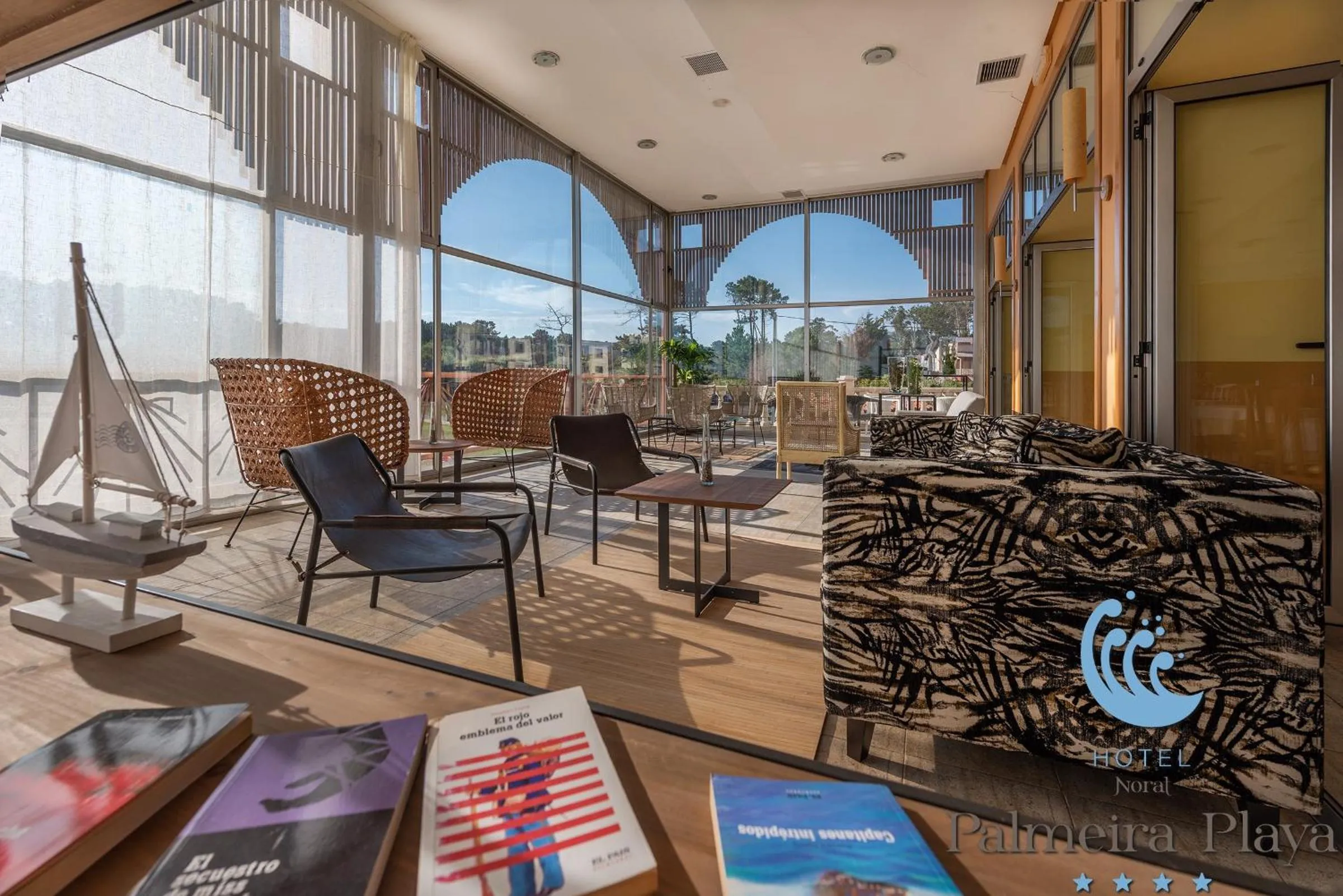 Library in Hotel Norat Palmeira Playa