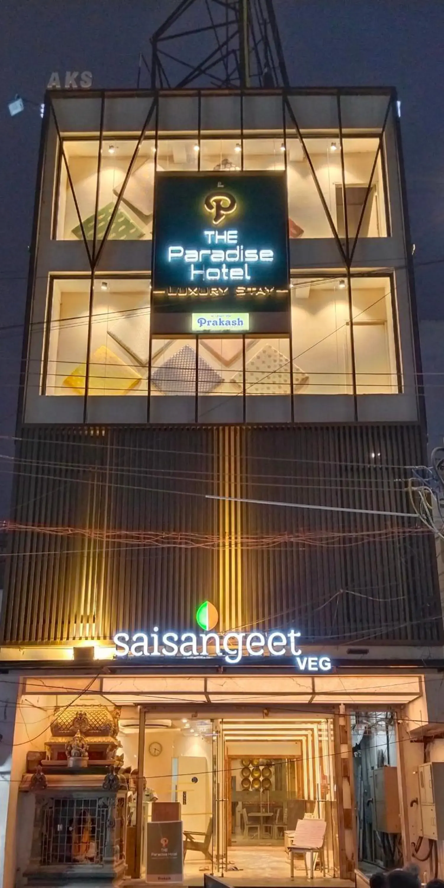 Property building in The Paradise Hotel - LUXURY STAY Property building in The Paradise Hotel - LUXURY STAY