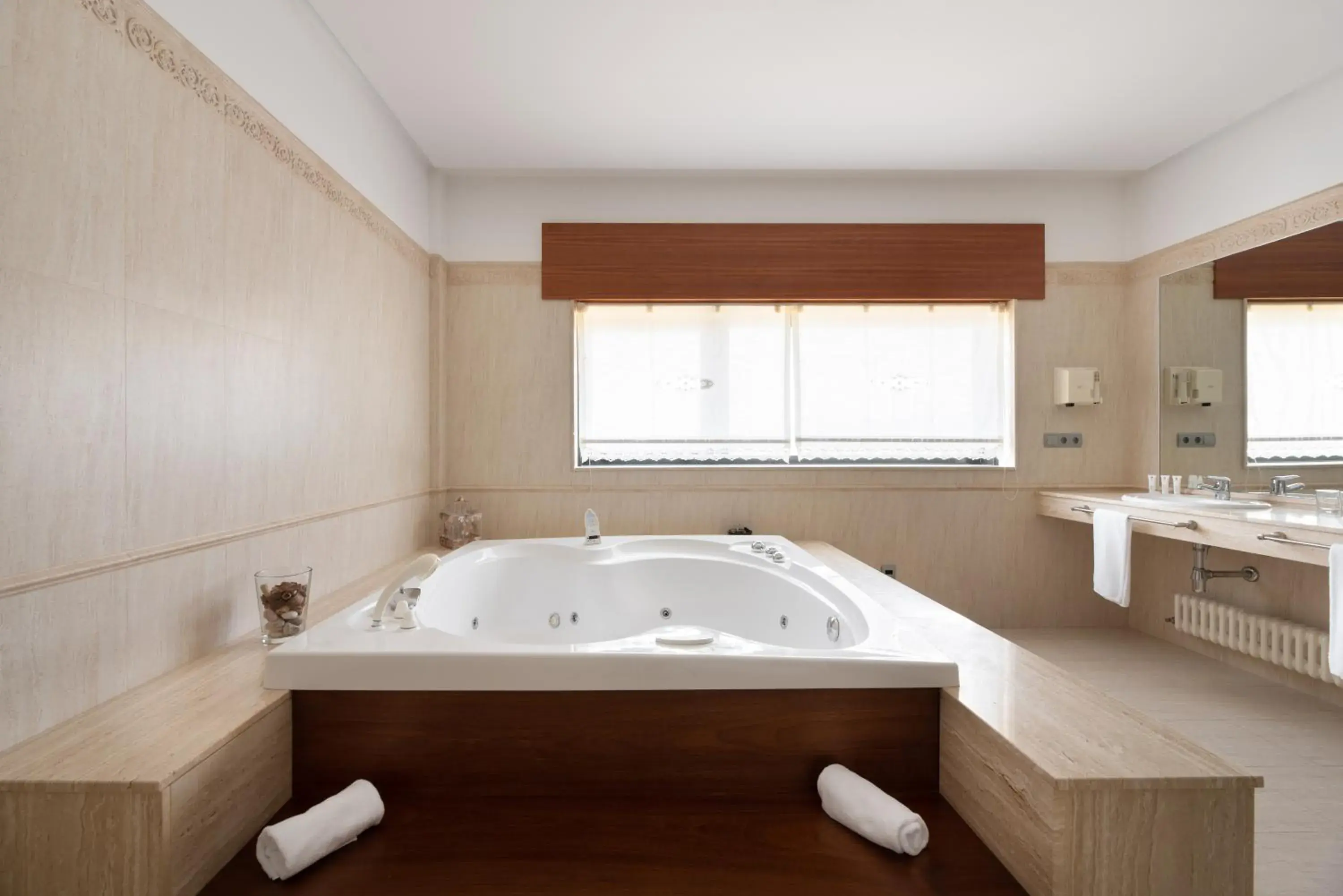 Executive Suite with Terrace in Exe Vía Argentum Executive Suite with Terrace in Exe Vía Argentum