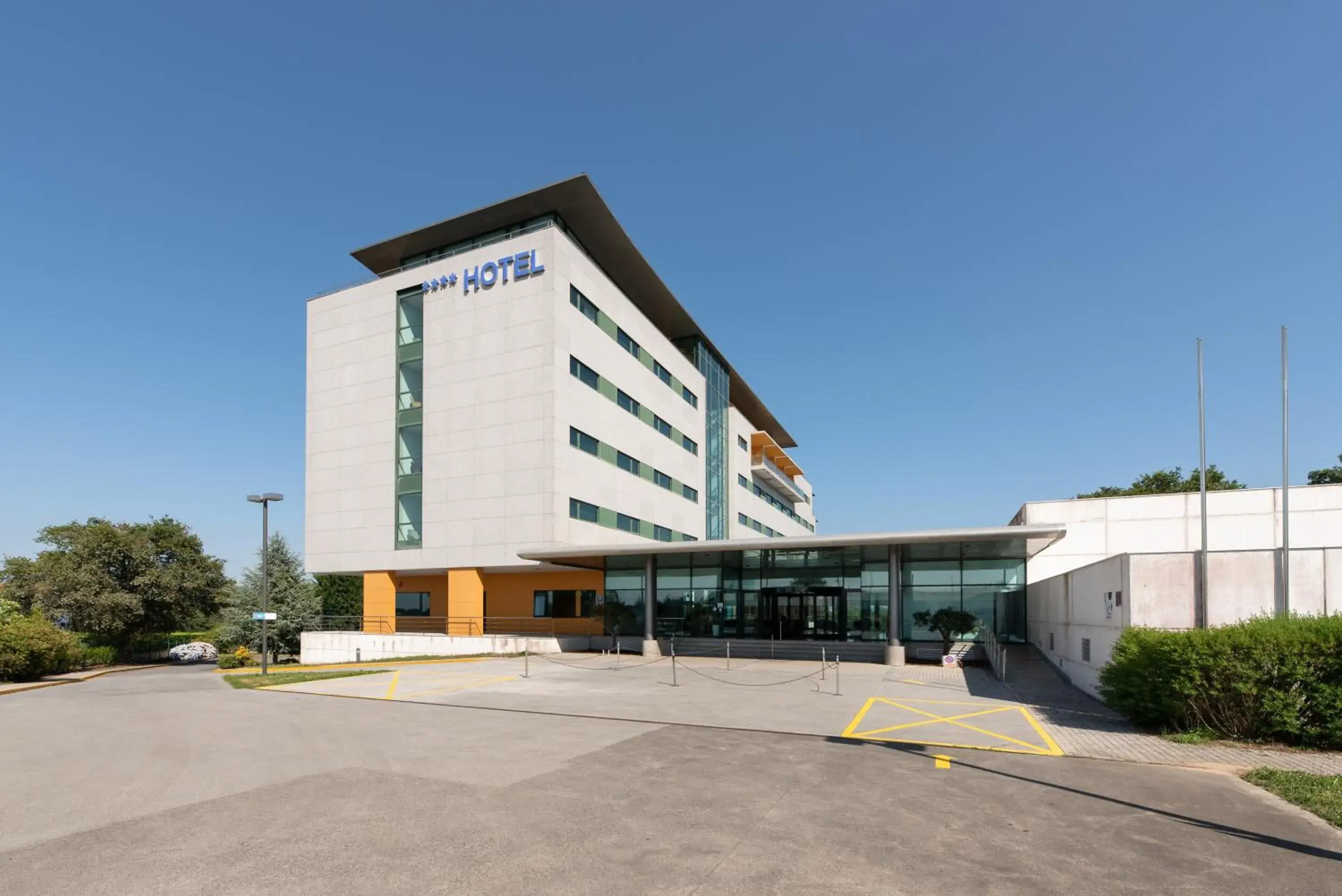 Property building in Exe Vía Argentum Property building in Exe Vía Argentum