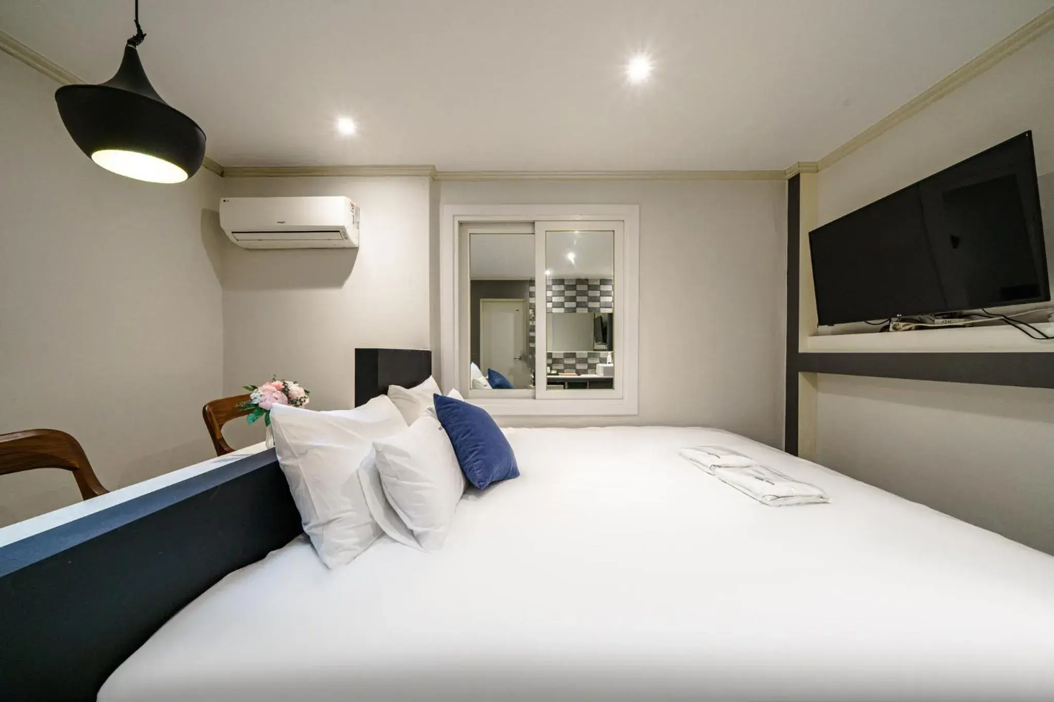 Bed in WABA Classic Gwanganri Bed in WABA Classic Gwanganri