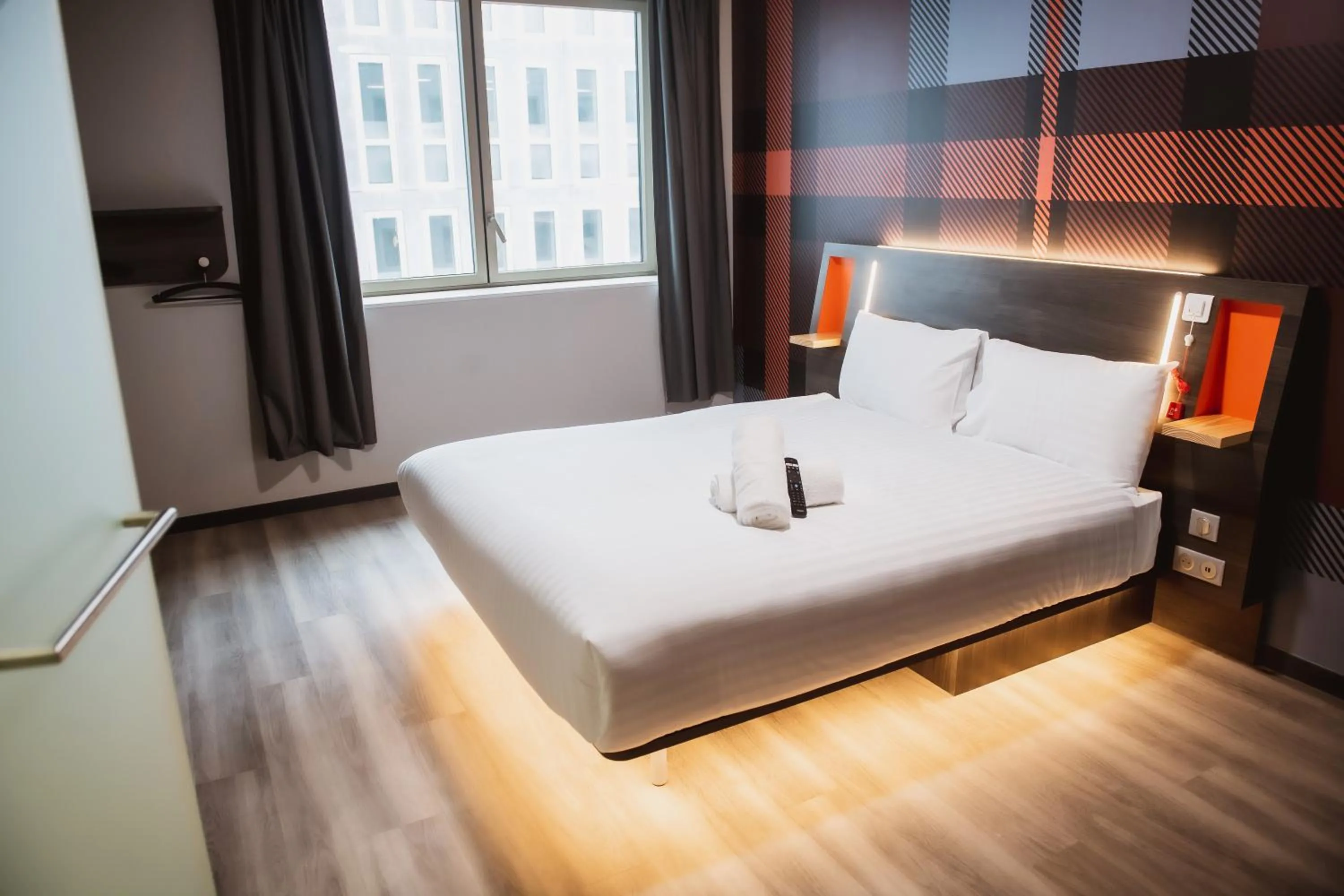 Bedroom, Bed in easyHotel Paris Nord Aubervilliers