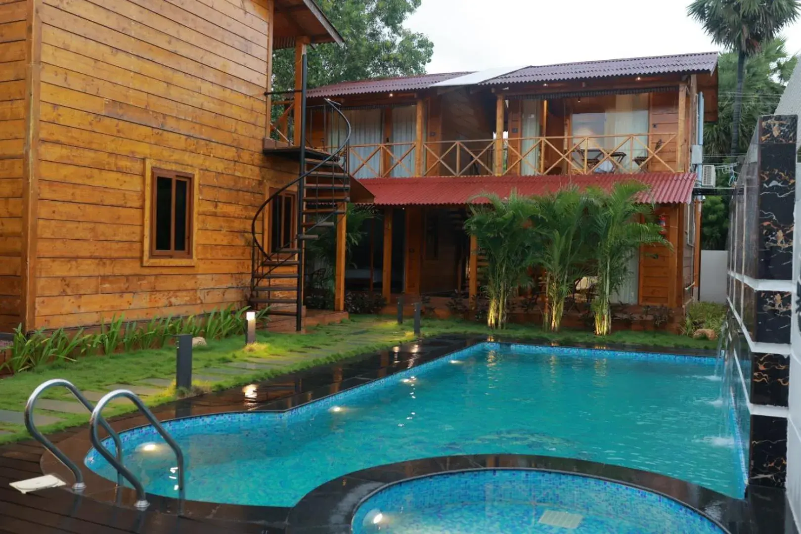 Swimming pool in Wooden ECR Sea Resort Swimming pool in Wooden ECR Sea Resort