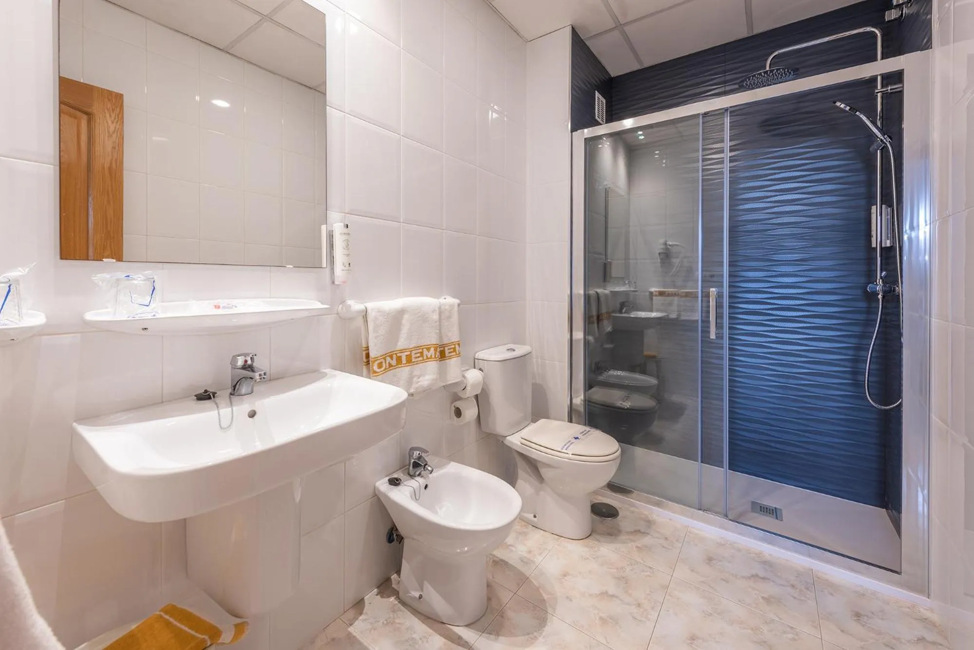 Shower in Hotel Montemar *** Superior