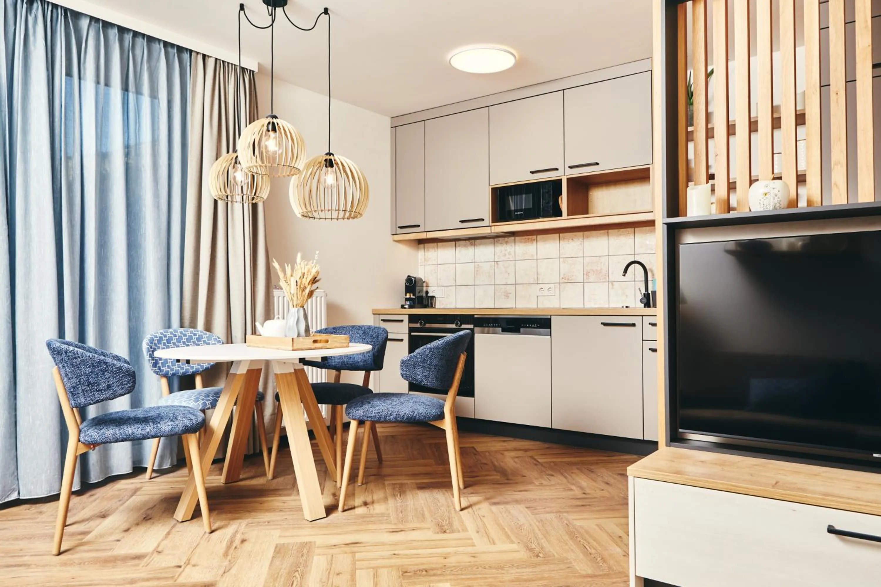 Dining area in HOMEBOUND APARTMENTS Bad Goisern - contactless check-in