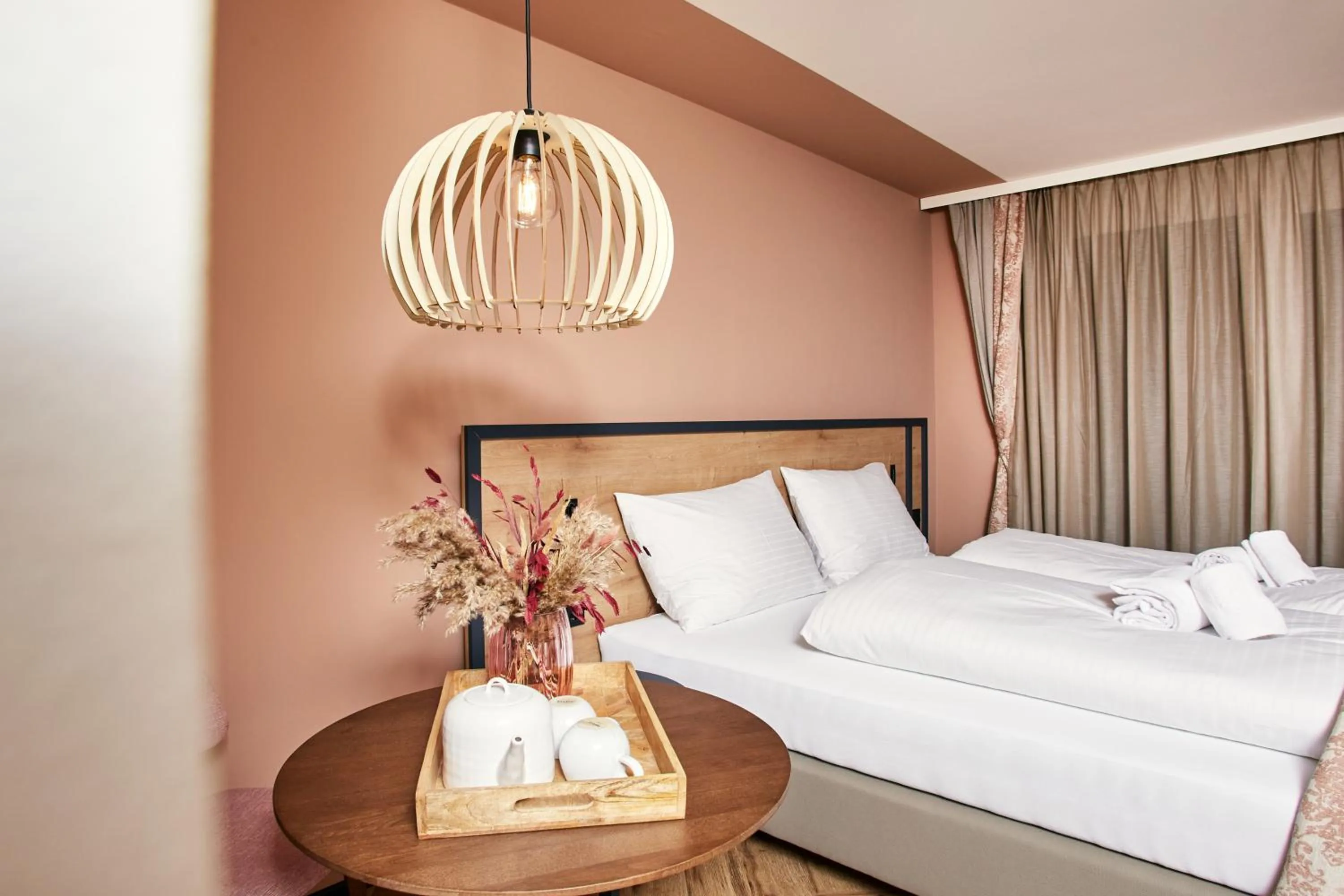 Photo of the whole room, Bed in HOMEBOUND APARTMENTS Bad Goisern - contactless check-in