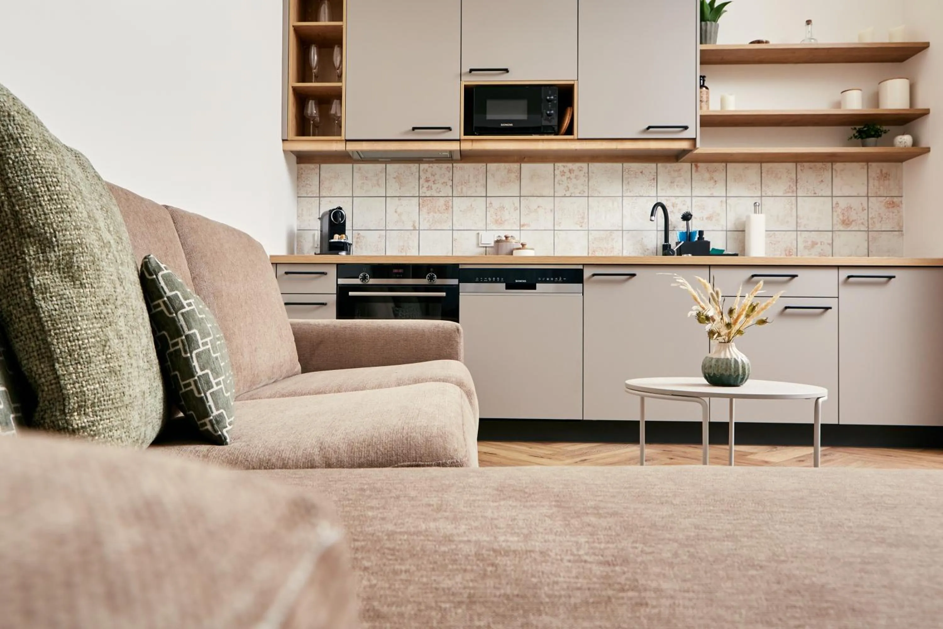 Kitchen or kitchenette in HOMEBOUND APARTMENTS Bad Goisern - contactless check-in