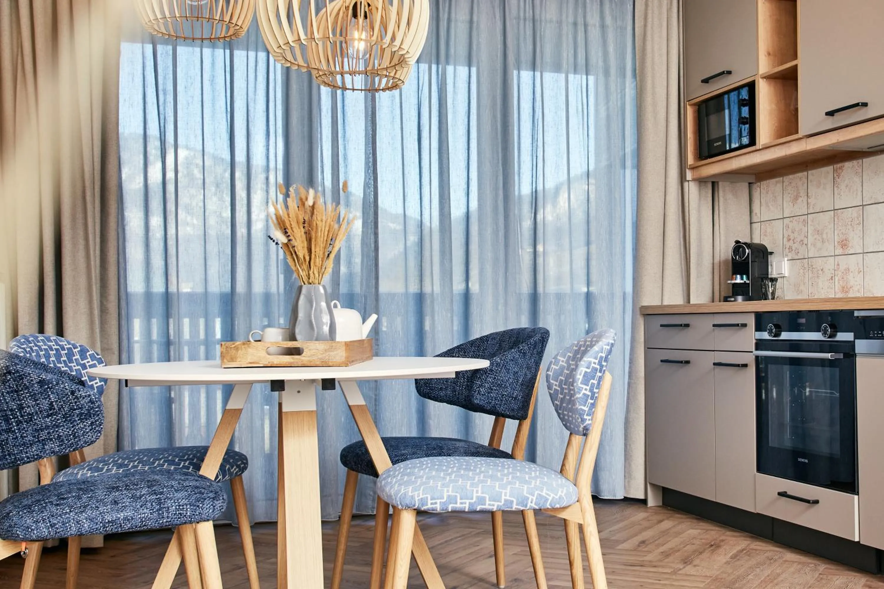 Kitchen or kitchenette in HOMEBOUND APARTMENTS Bad Goisern - contactless check-in