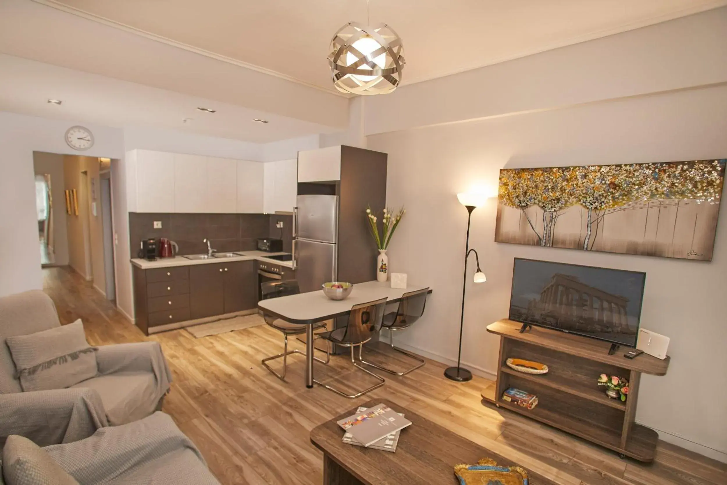 Modern Hospitality- apt near Children's Hospital Modern Hospitality- apt near Children's Hospital
