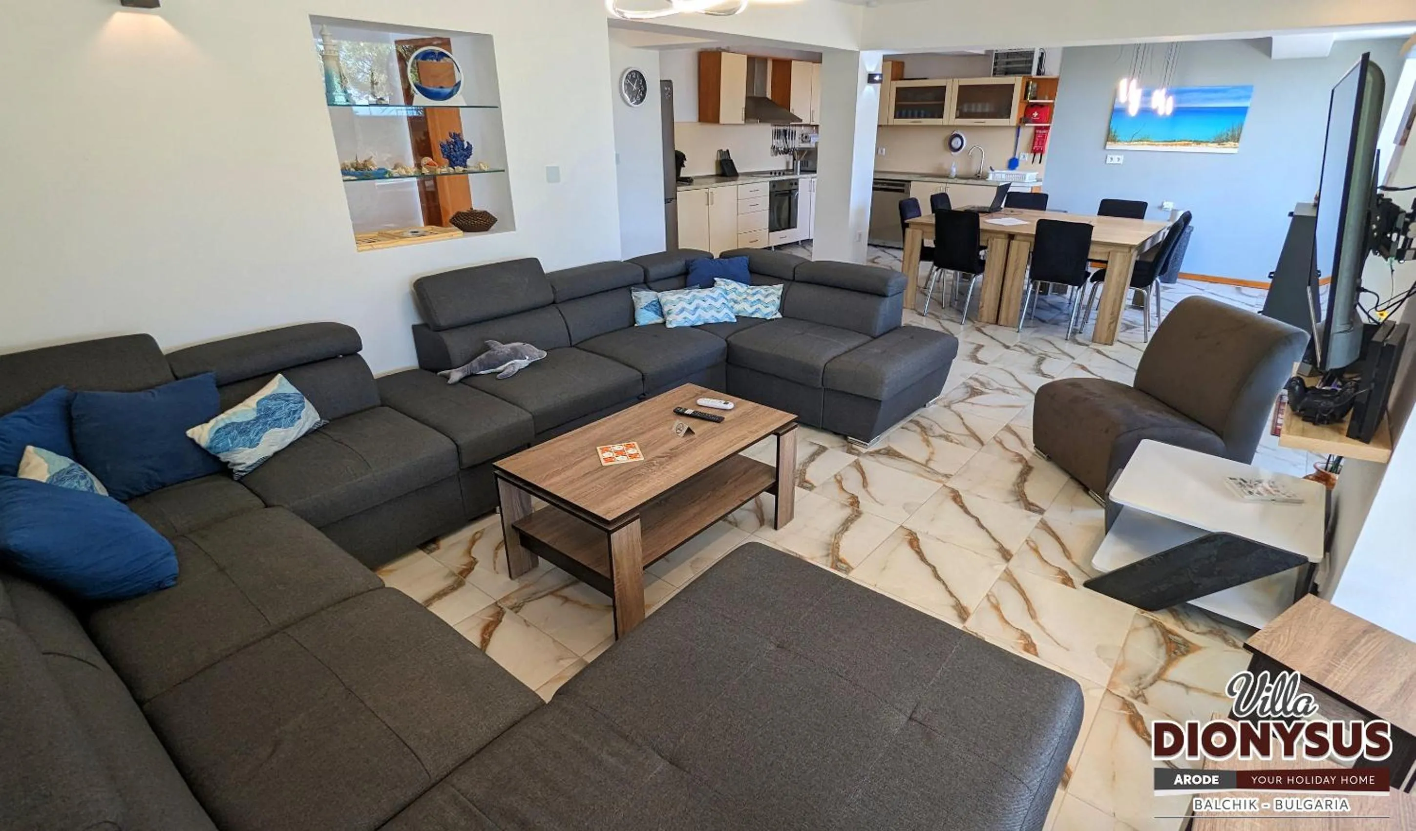 Communal lounge/ TV room in Arode Villa Dionysus