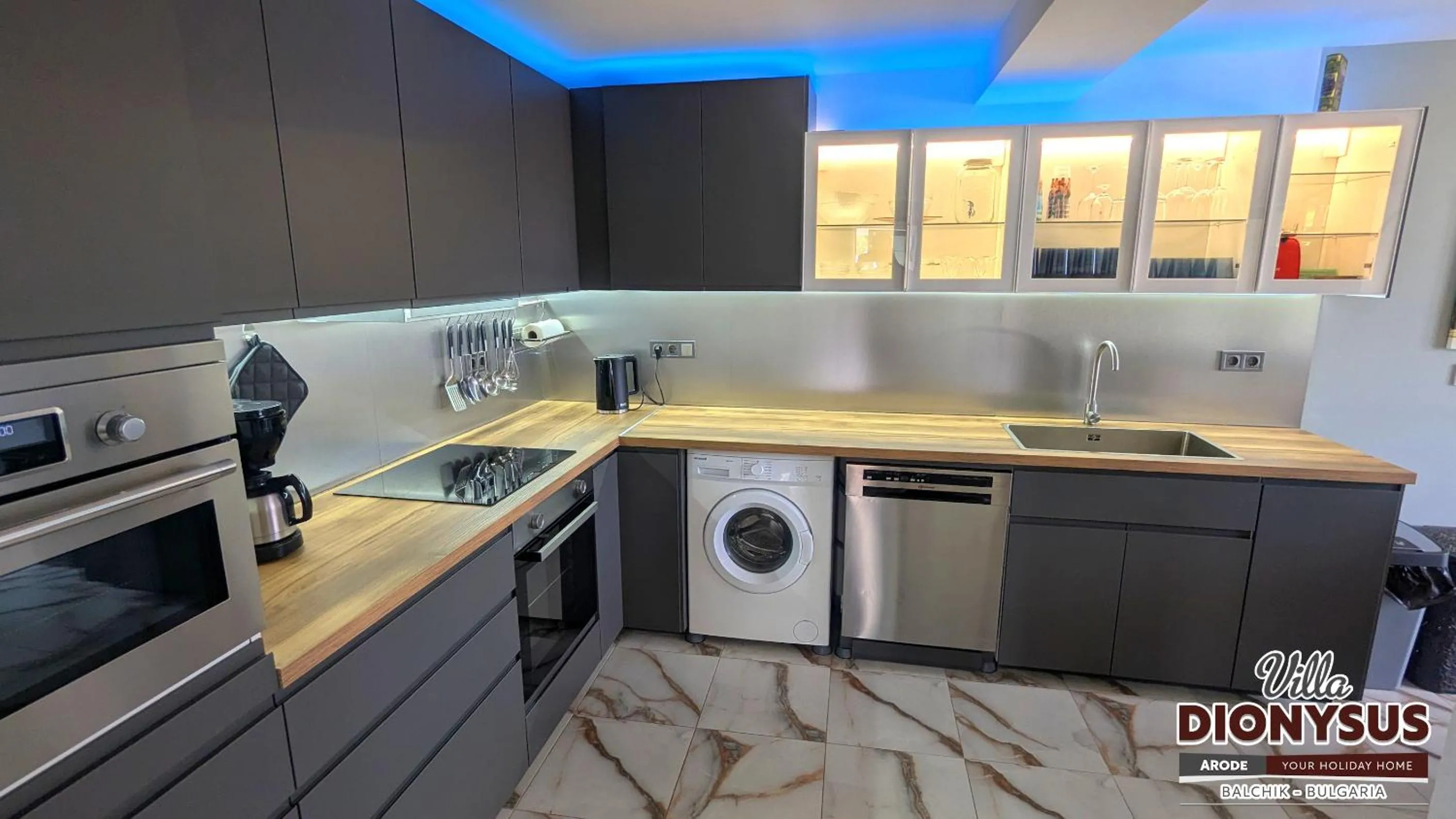 Kitchen or kitchenette in Arode Villa Dionysus