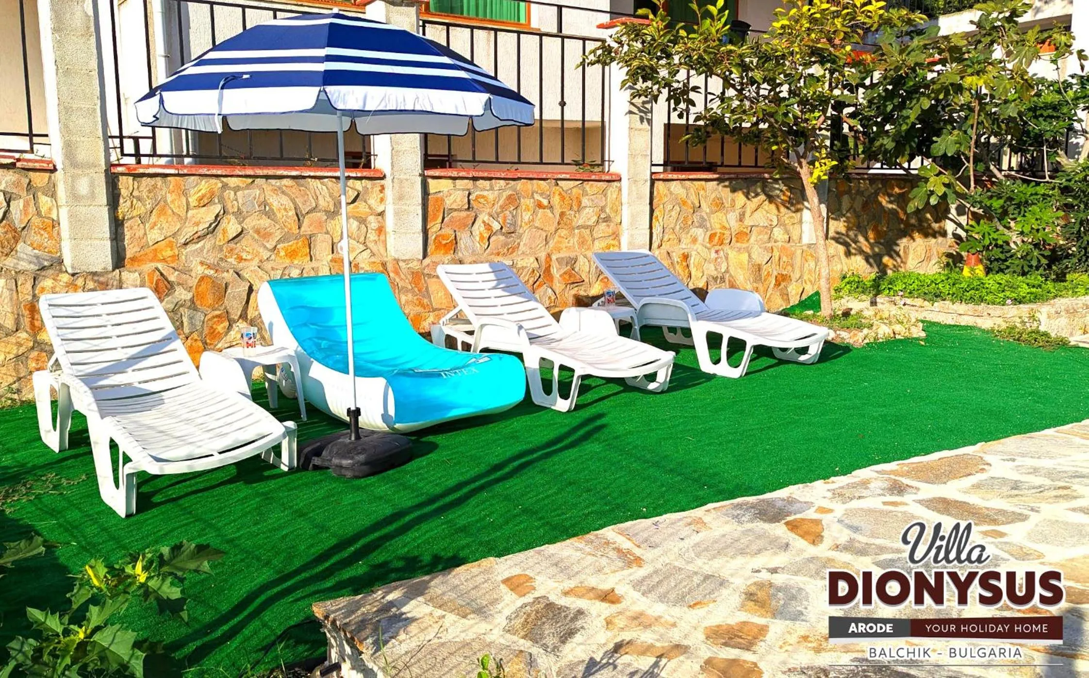 Day in Arode Villa Dionysus