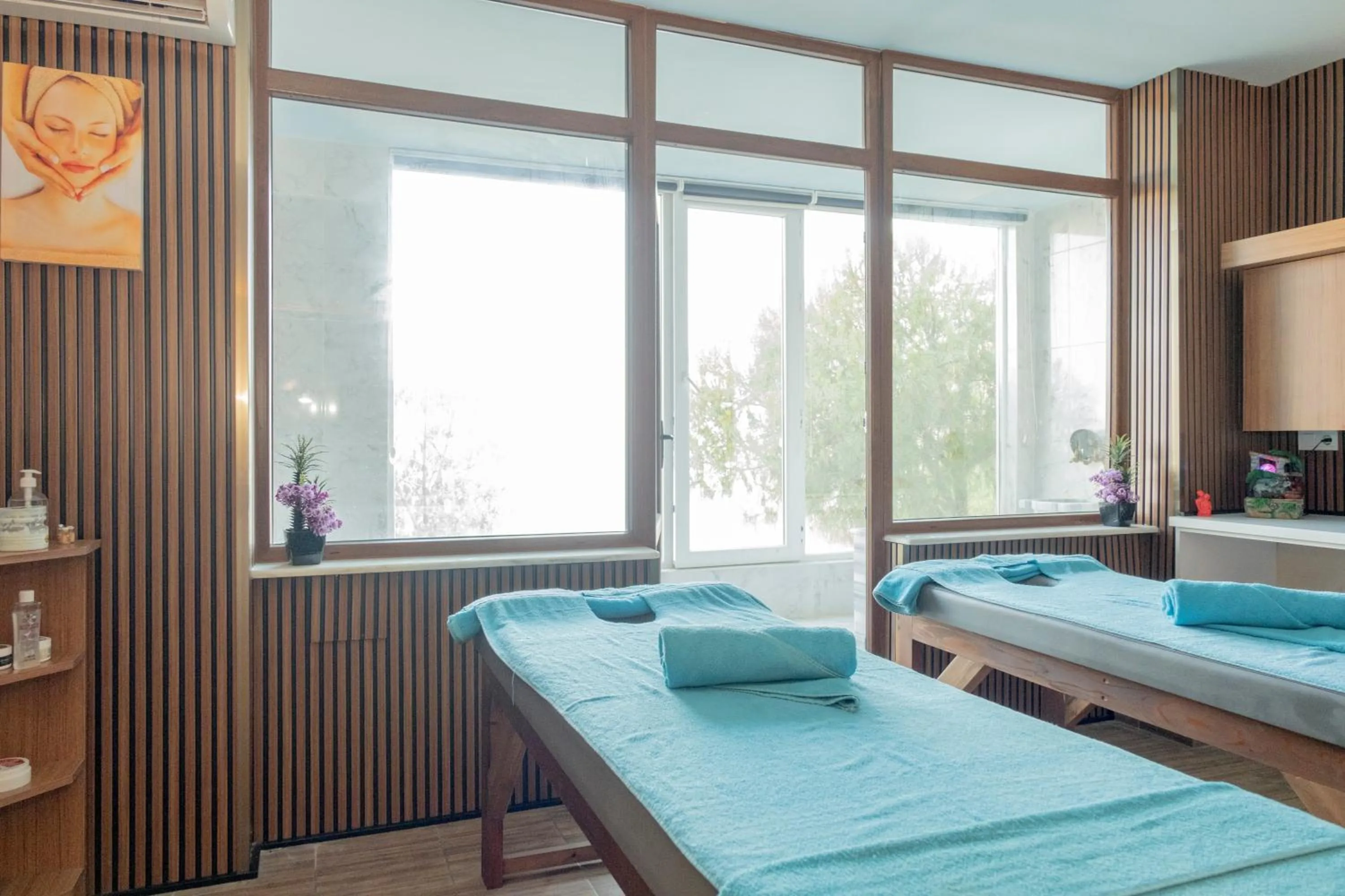 LADONIA HOTELS ADAKULE