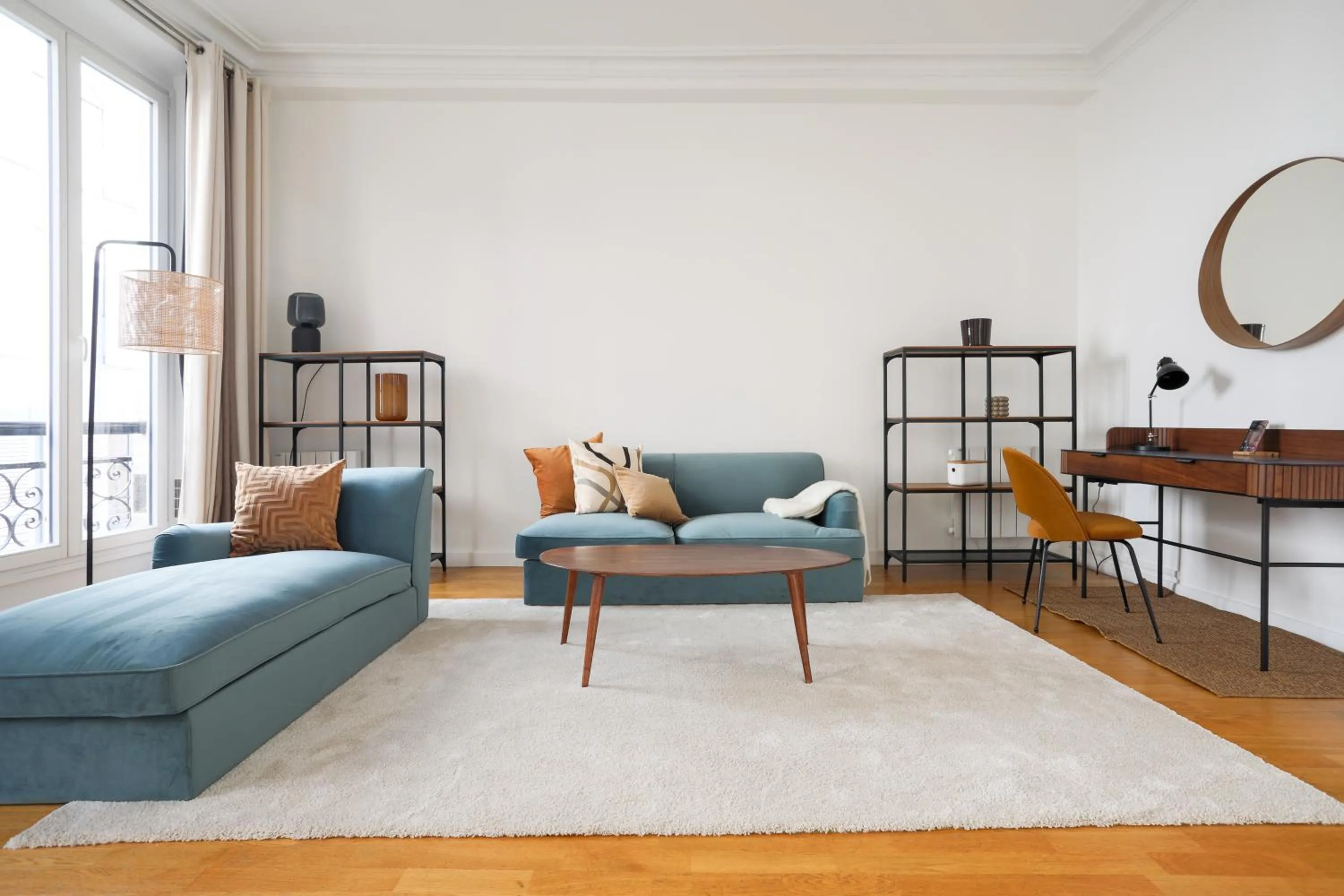 Living room in 123paris city