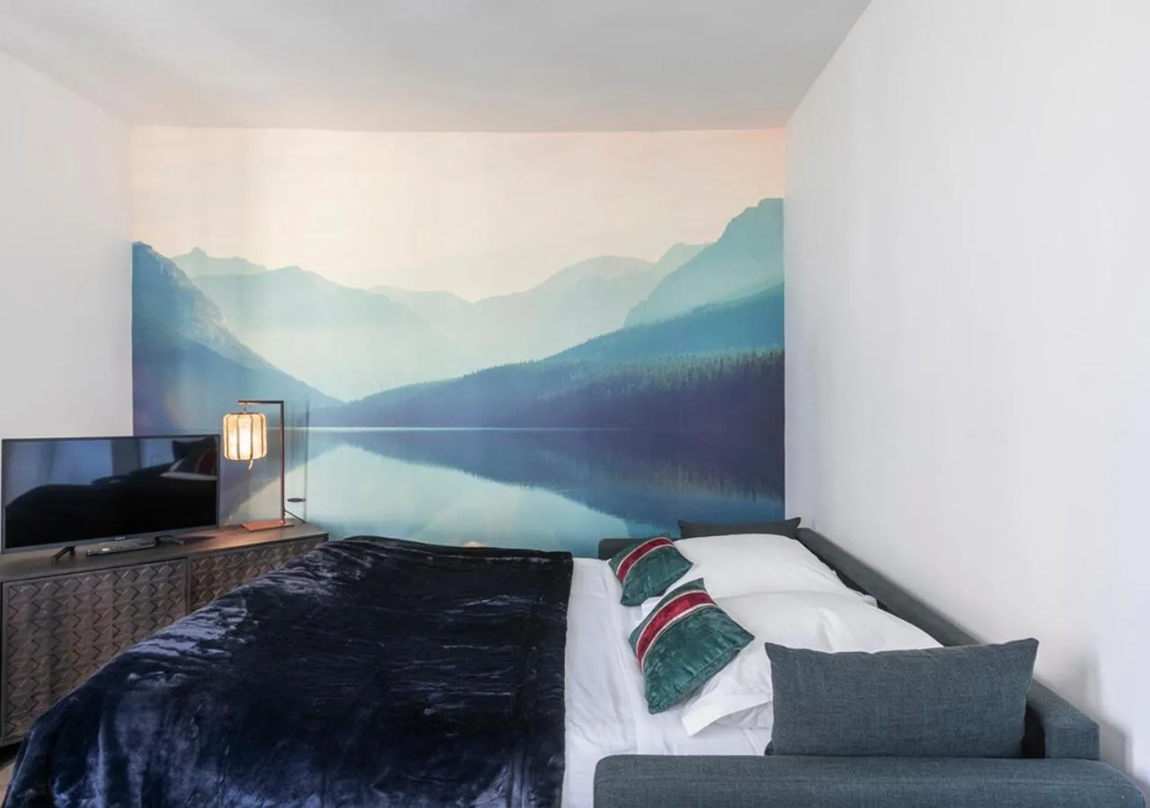 Bed in 123paris city