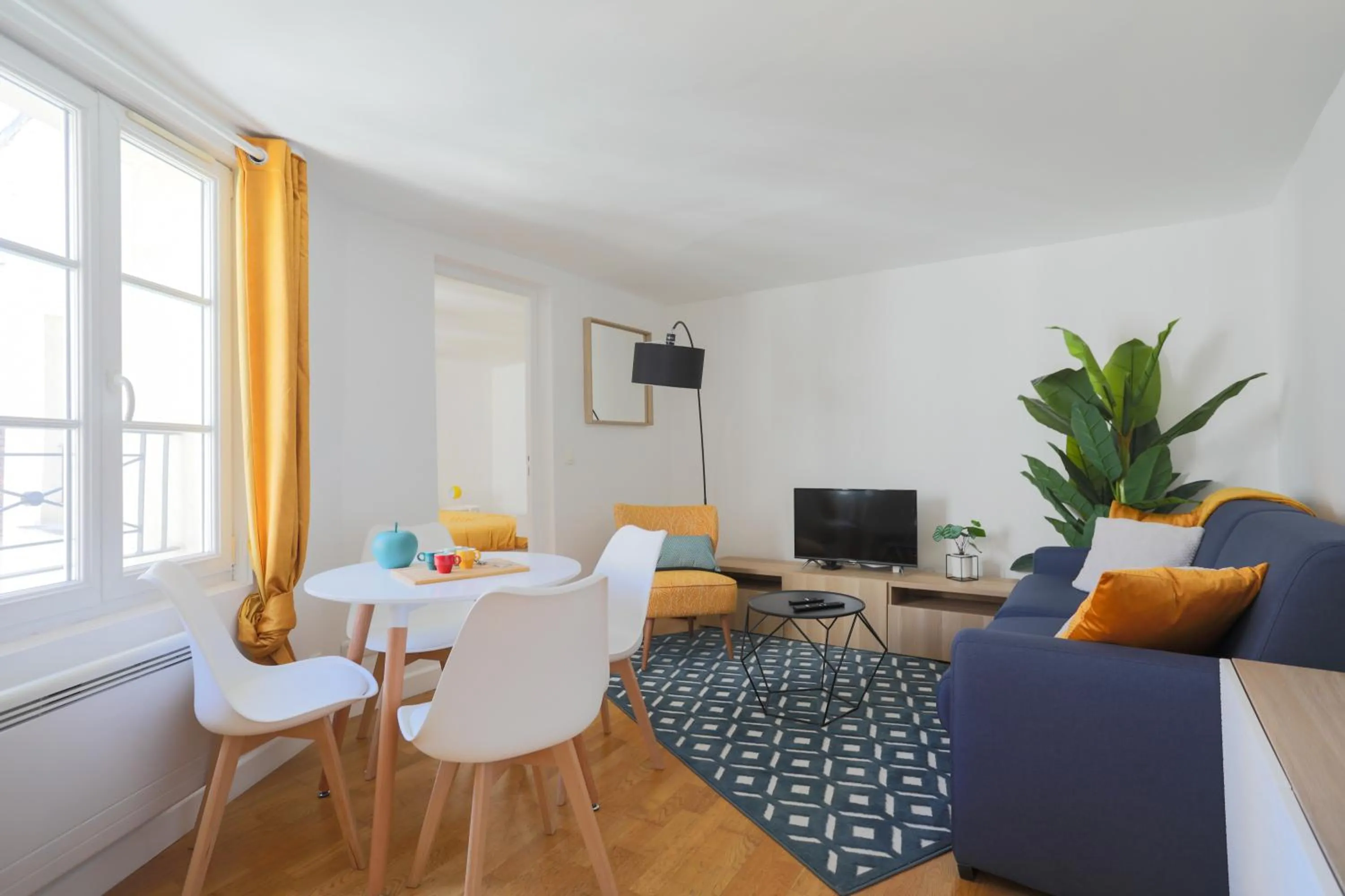 Living room in 123paris city