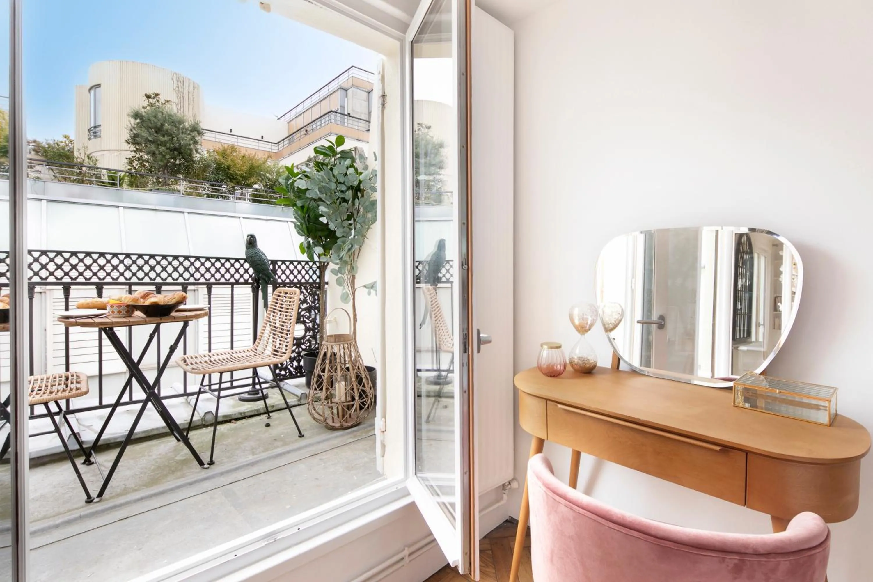 Patio in 123paris city
