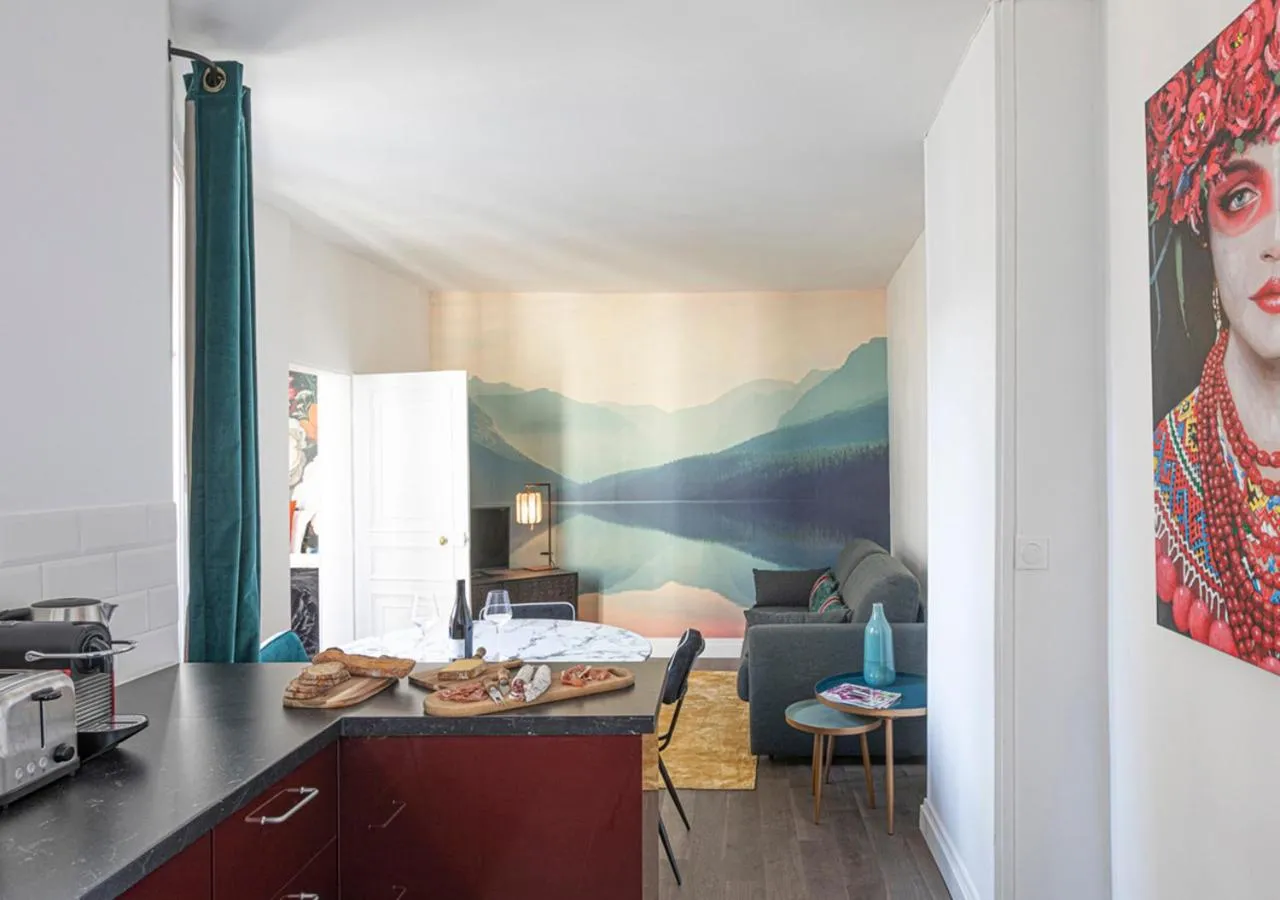 Living room in 123paris city