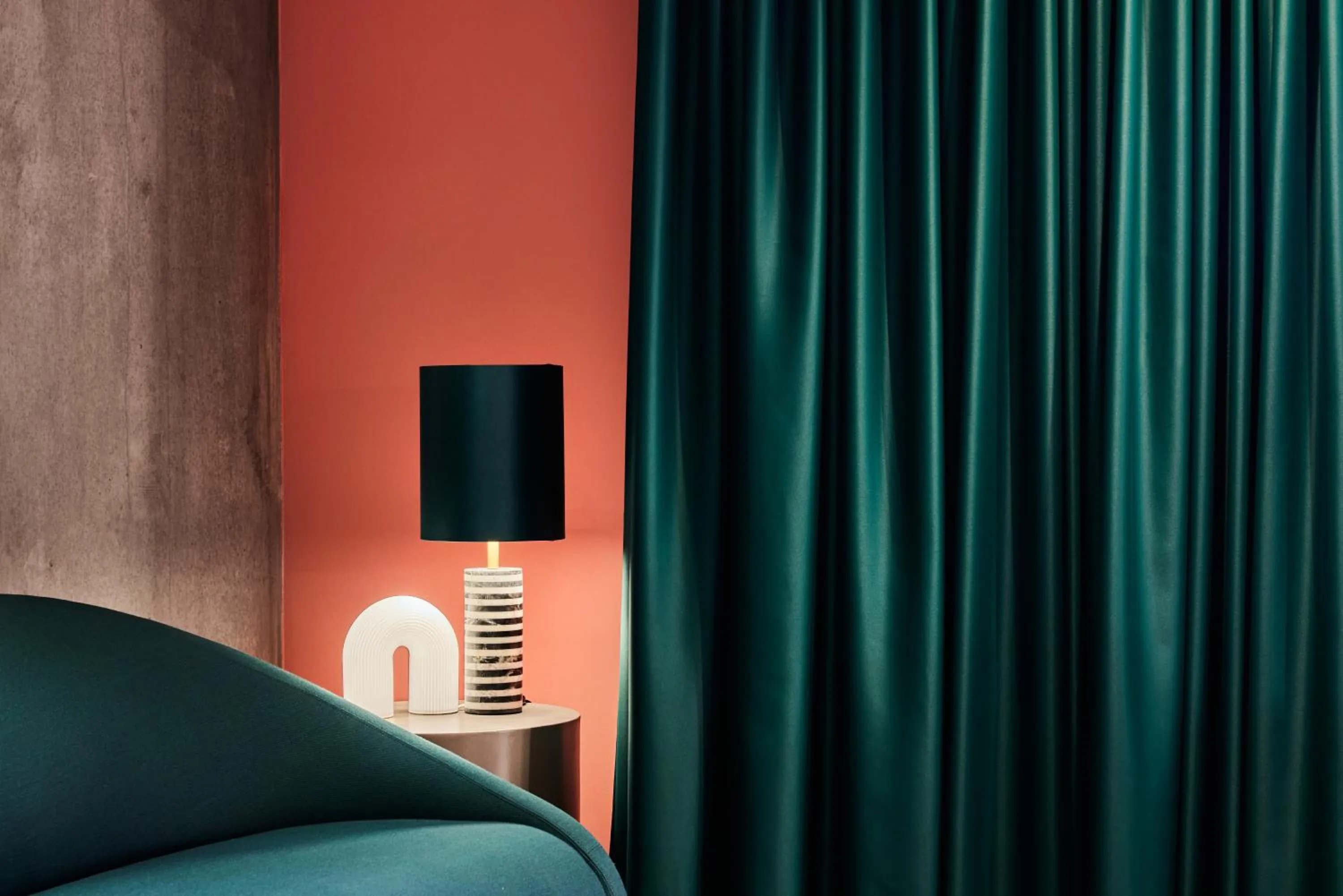 Seating area in Kirk Suites