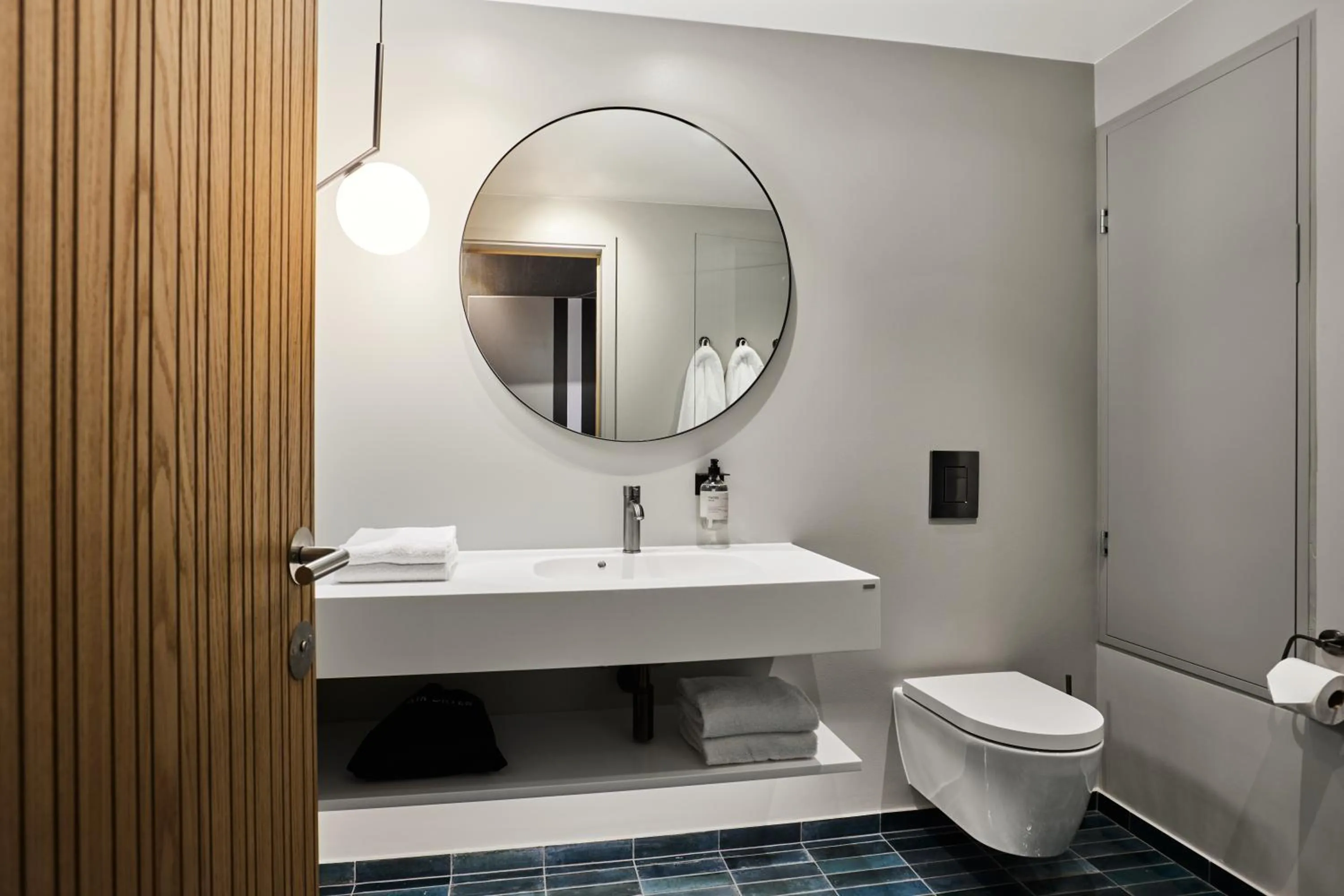 Bathroom in Kirk Suites