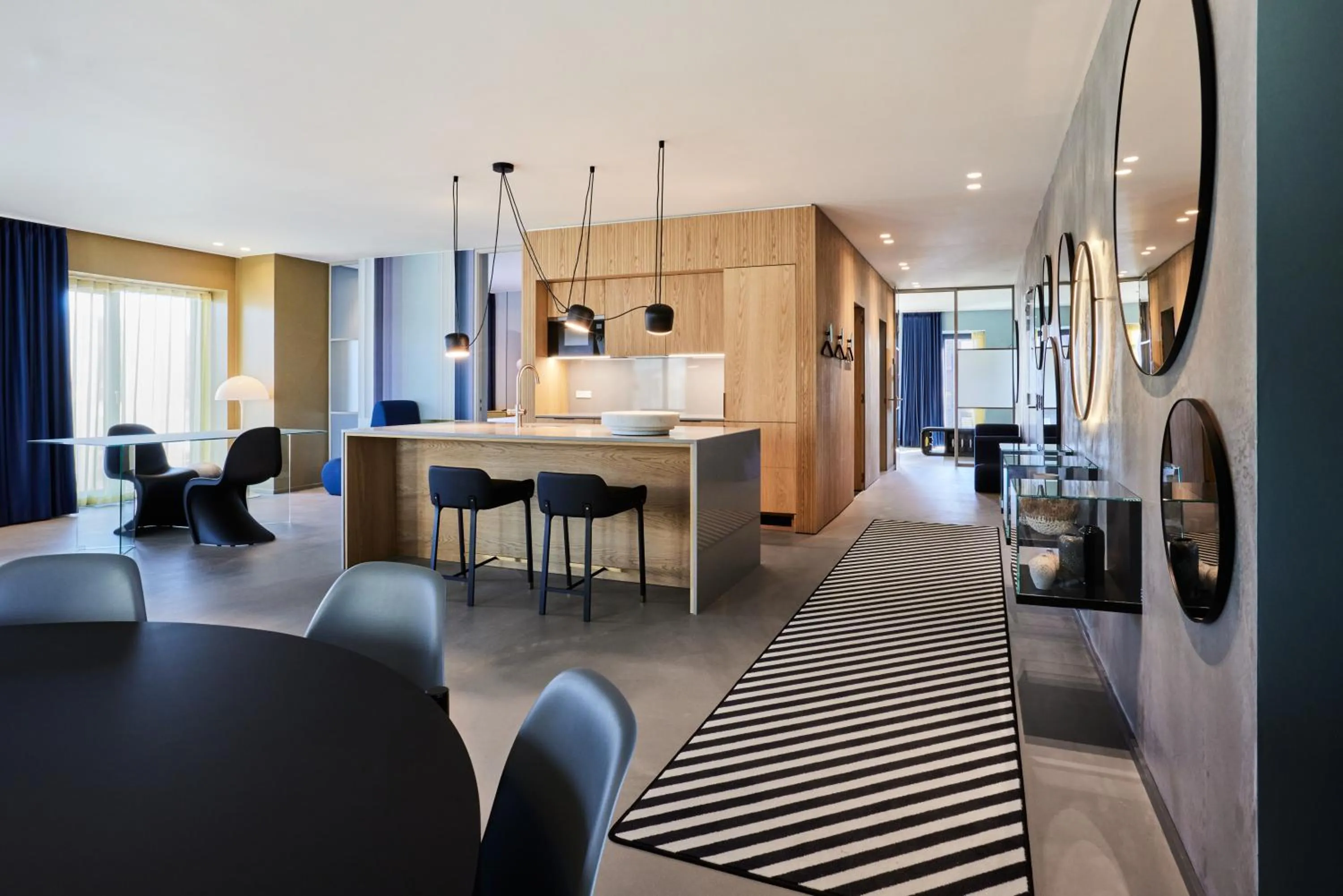 Living room in Kirk Suites