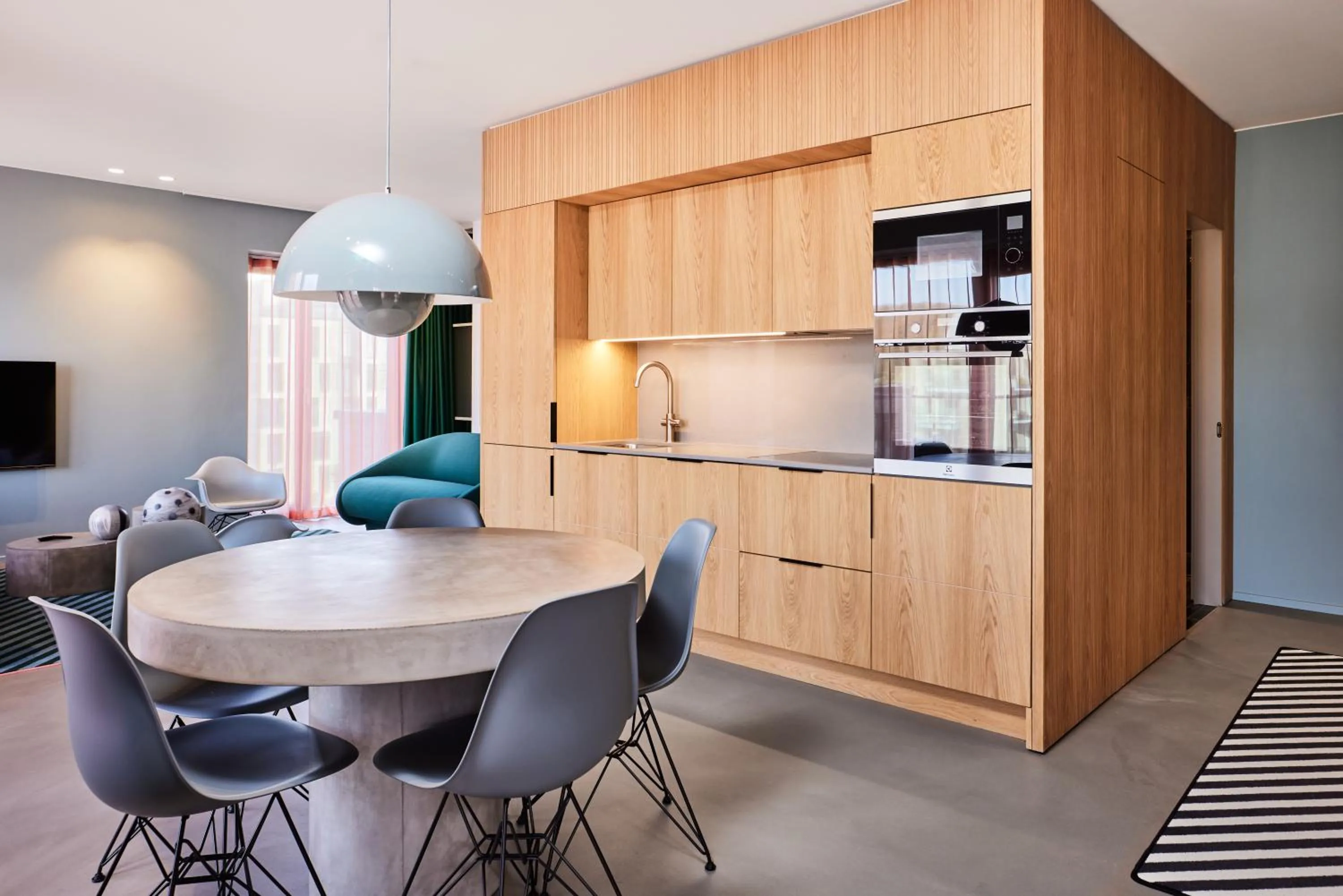 Kitchen or kitchenette in Kirk Suites