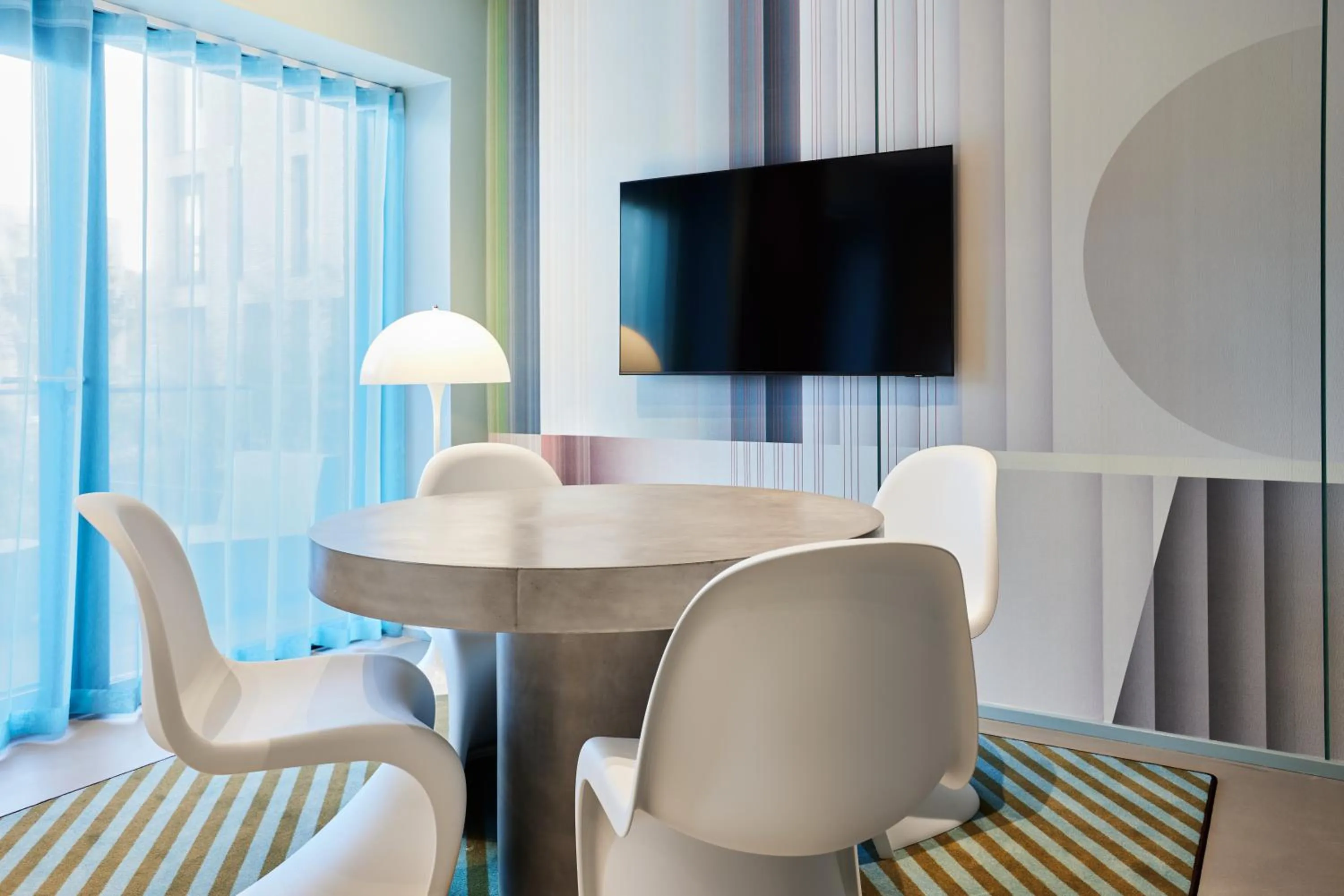 Seating area in Kirk Suites