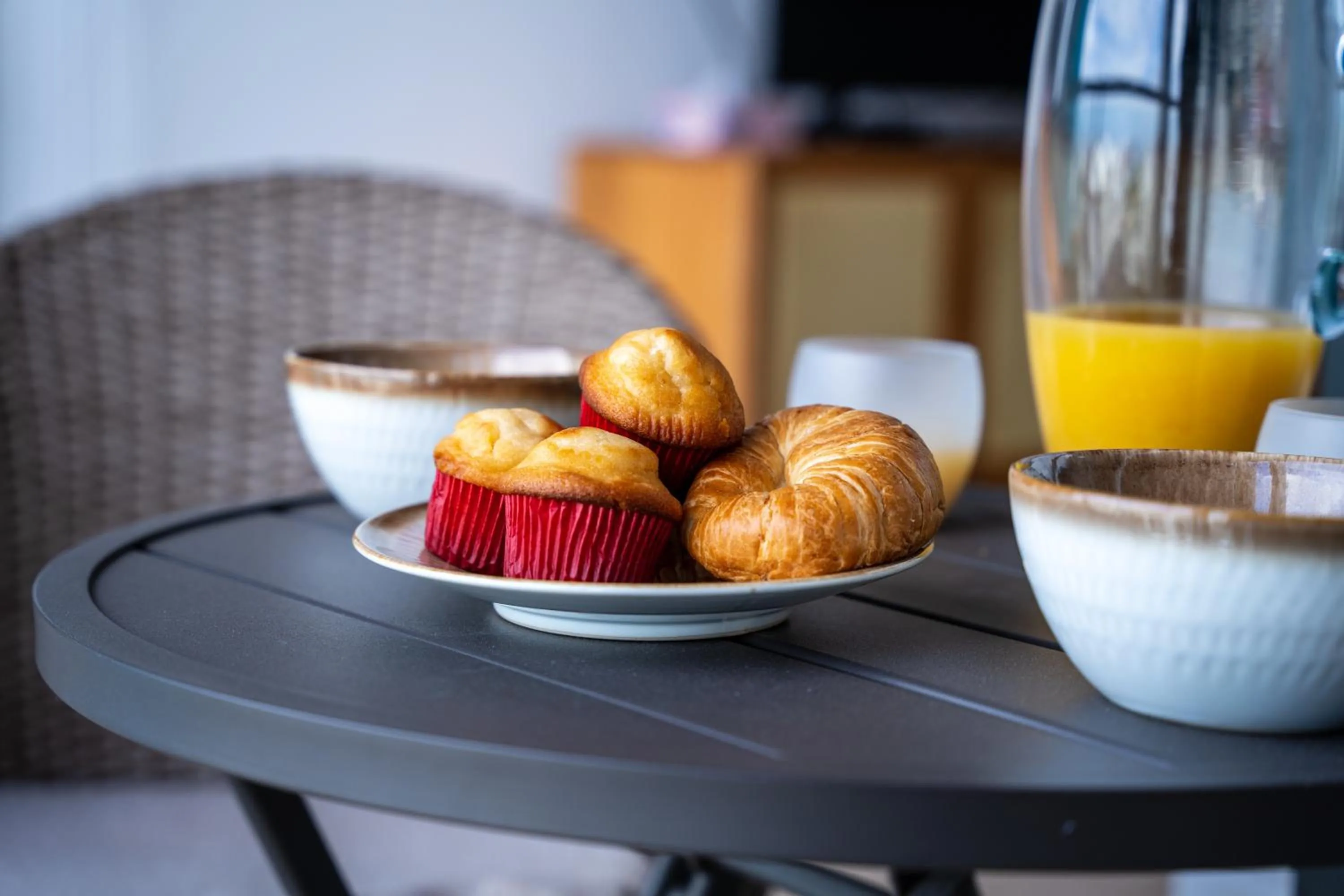 Breakfast in New & Equipped Apartment Steps From The Beach With Pool Jacuzzi By Yeah