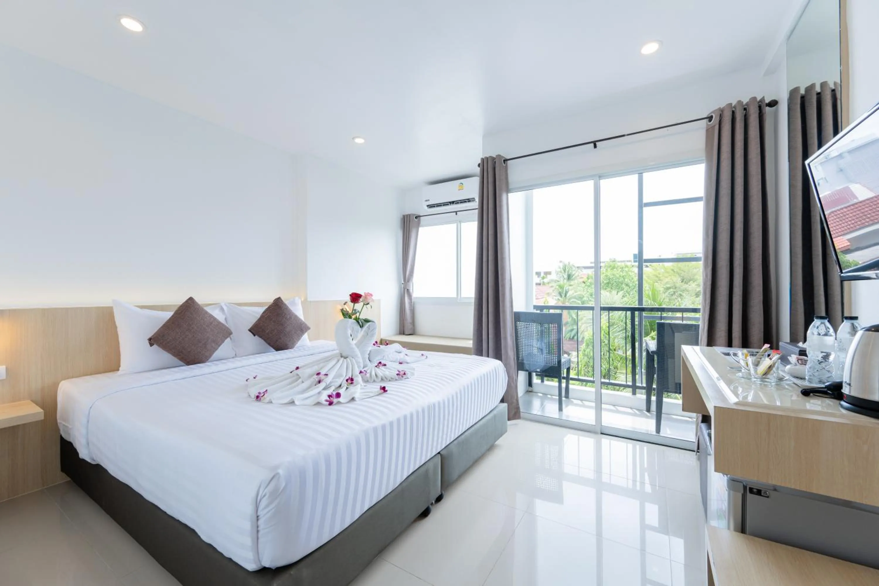 Bed in La Vista Patong Hotel