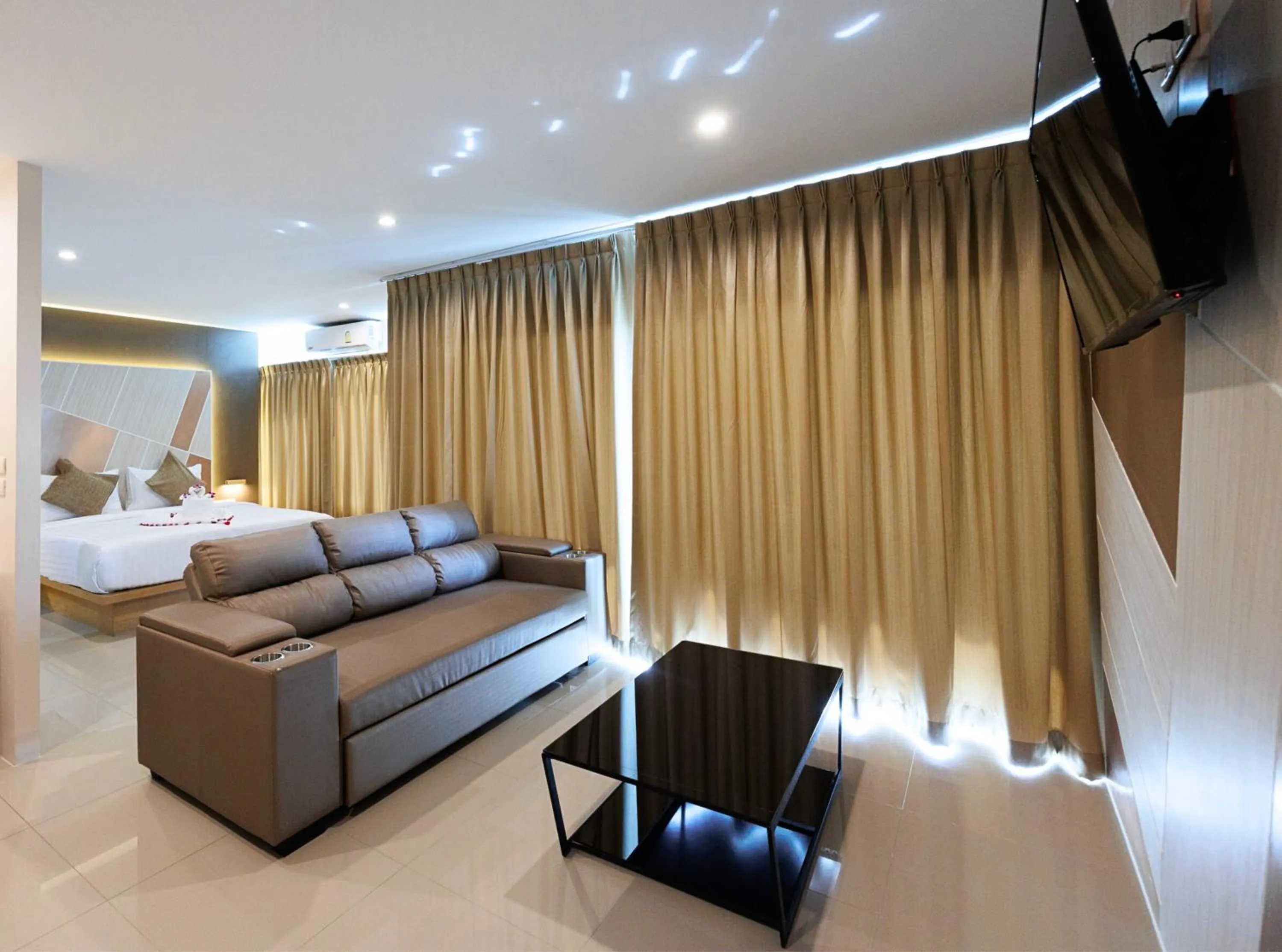 Bed in La Vista Patong Hotel