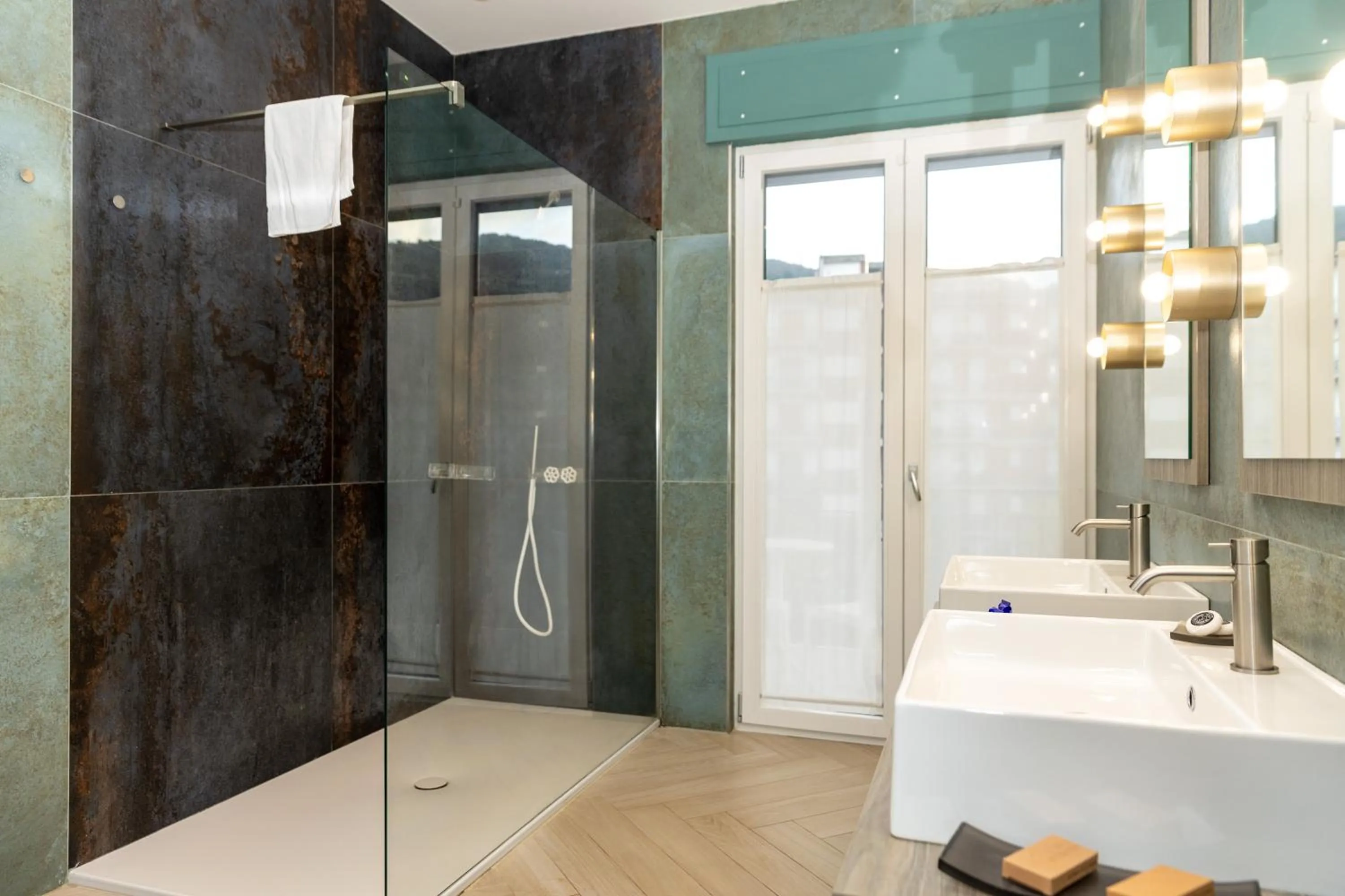 Shower in Patriziella 4 Rooms