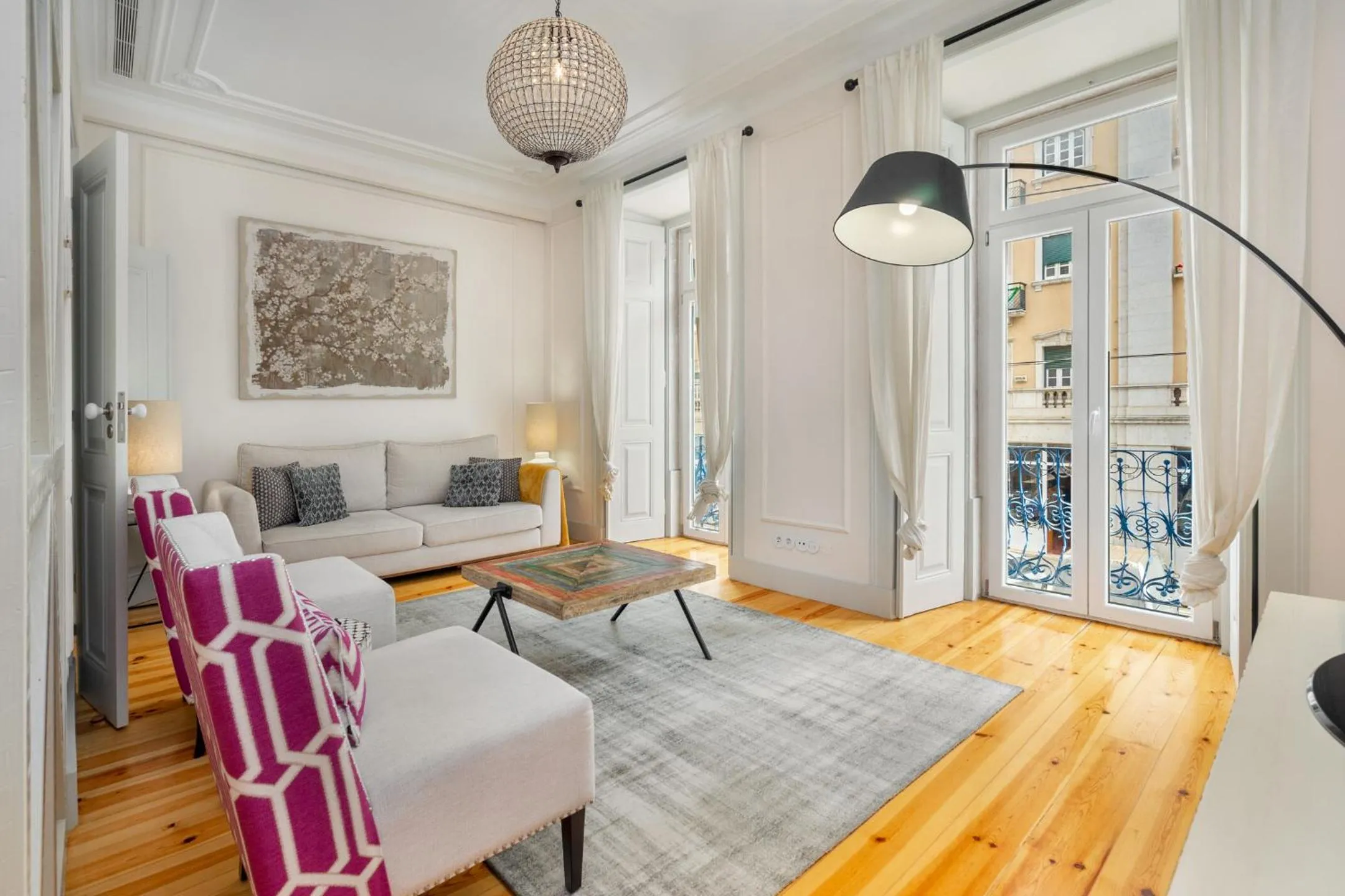 WHome Luxury Stay in Prime Location w/ AC, Lift & Private Patio