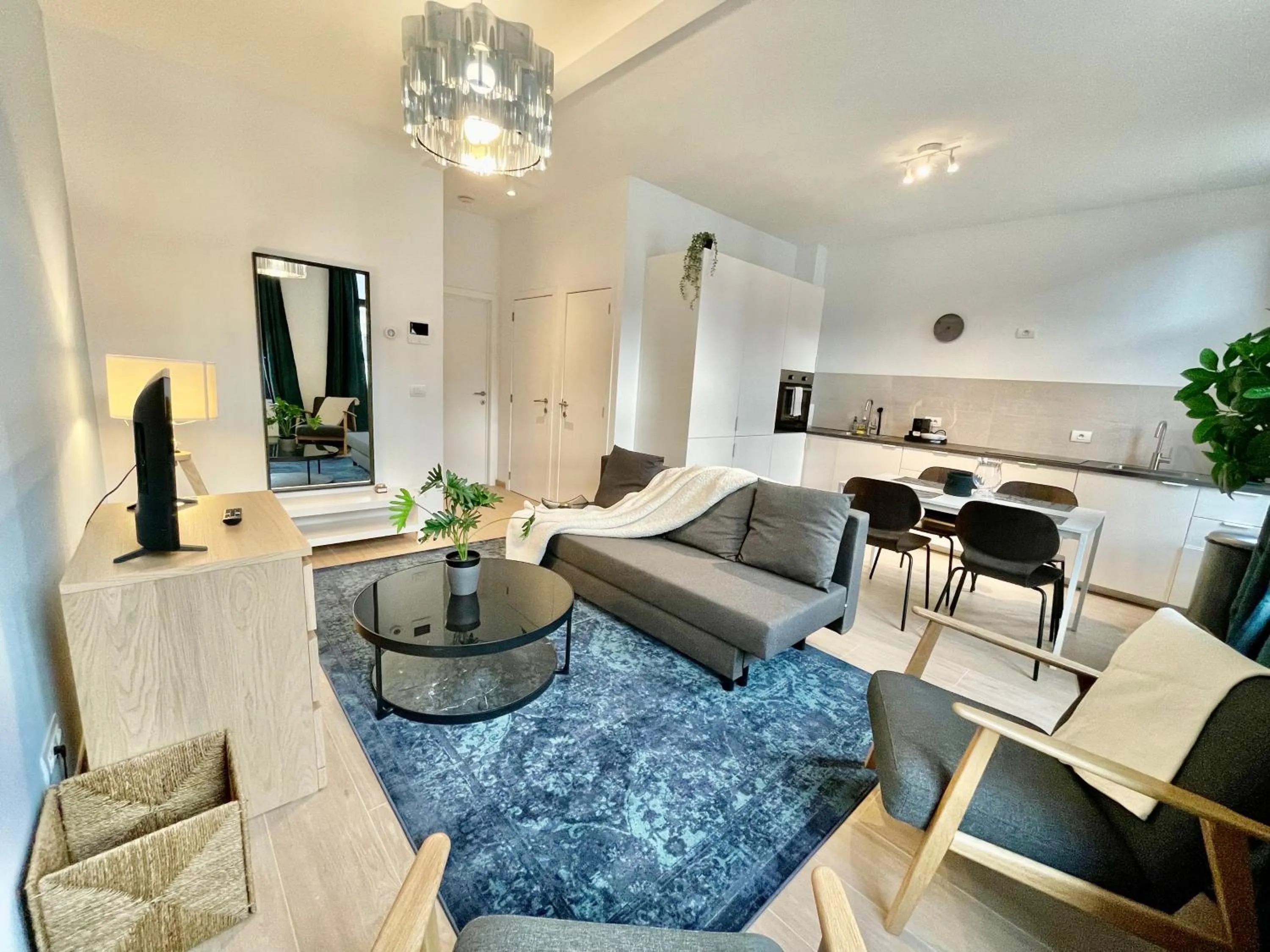 Living room in OneLuxStay near Fashion District